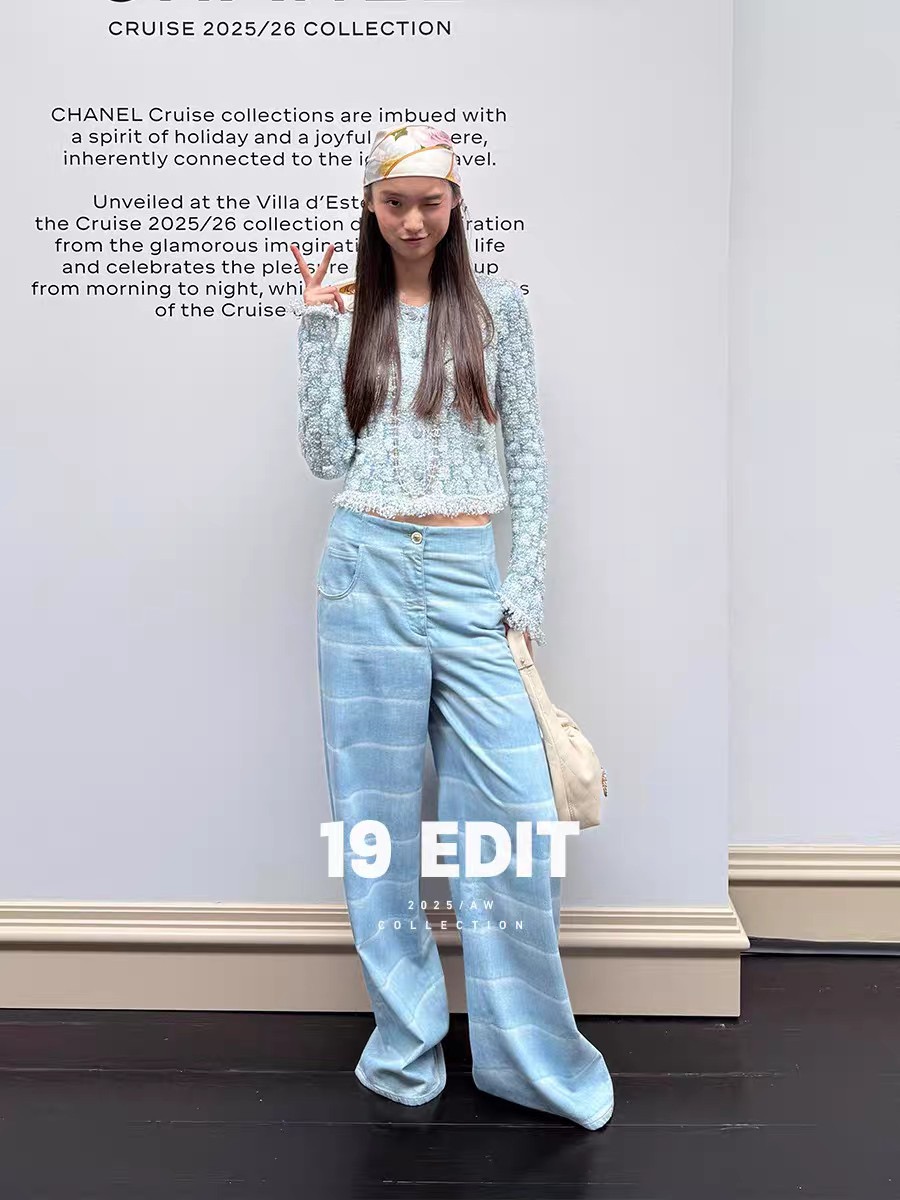 NO:661076,Style No. G25121587 CHANE* 2026 early spring new model, Xiang Nai’s high-end customized washed denim cotton, striped gradient fade, fashionable and personalized straight-leg wide-leg jeans and trousers!  36.38.40 (size 38 waist 72 non-elastic, hip 98, pants length 108/fabric non-elastic), Chanel-clothing, chanel, chanel, jeans,  19860909款号G25121587 CHANE*26年早春新款 香奶奶家高端定制洗水牛仔棉、间条渐变晕染时髦个性直筒阔腿牛仔裤长裤！36.38.40（38码腰围72无弹力,臀围98,裤长108/面料无弹力）,香奈儿-服装,chanel,chanel,jeans, ,Women's clothing