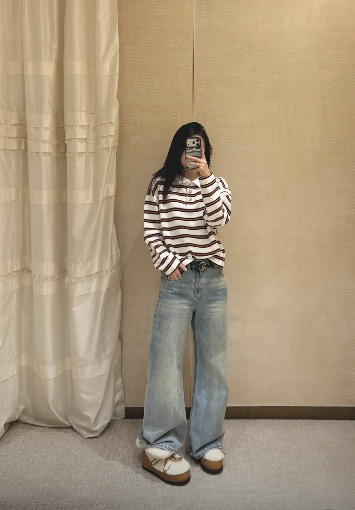 NO:660918,Style number G25121626 CHANE*L official website synchronizes the 26th early spring new style, high-end customized fabrics from Fragrance Grandma's house, contrasting stripes, button placket, lapels, loose and fashionable long-sleeved sweater tops, and comes with a small fragrant bag packaging!  White, navy blue, 36-38-40 (size 38 shoulder width 57, bust 110, sleeve length 52, dress length 60), Chanel-clothing, chanel, chanel,  19860909款号G25121626 CHANE*L官网同步26年早春新款、香奶奶家高端定制面料撞色条纹系扣门襟翻领宽松时尚长袖针织衫上衣赠送小香布袋包装！白色、藏蓝色、36-38-40（38码肩宽57,胸围110,袖长52,衣长60）,香奈儿-服装,chanel,chanel, ,Women's clothing