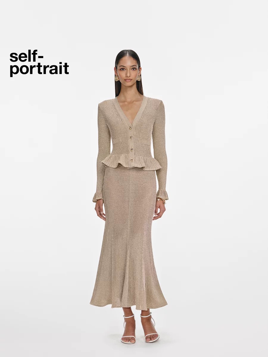 NO:665536,Style No. G25121723 Self-portrai* new model SP home customized glitter silver thread blended blingbling sparkling high-end ruffle stitching fake two-piece button placket long V-neck knitted dress!  Red, gold, (M size bust 64～88 elastic, waist 54～72 elastic, sleeve length 58, skirt length 128) hair,,skirts, 19860909款号G25121723 Self-portrai*新款 SP家定制闪丝银线混纺blingbling闪耀高级荷叶边拼接假两件系扣门襟长款V领针织连衣裙！红色、金色、 （M码胸围64～88弹力,腰围54～72弹力,袖长58,裙长128）发,,skirts, ,Women's clothing