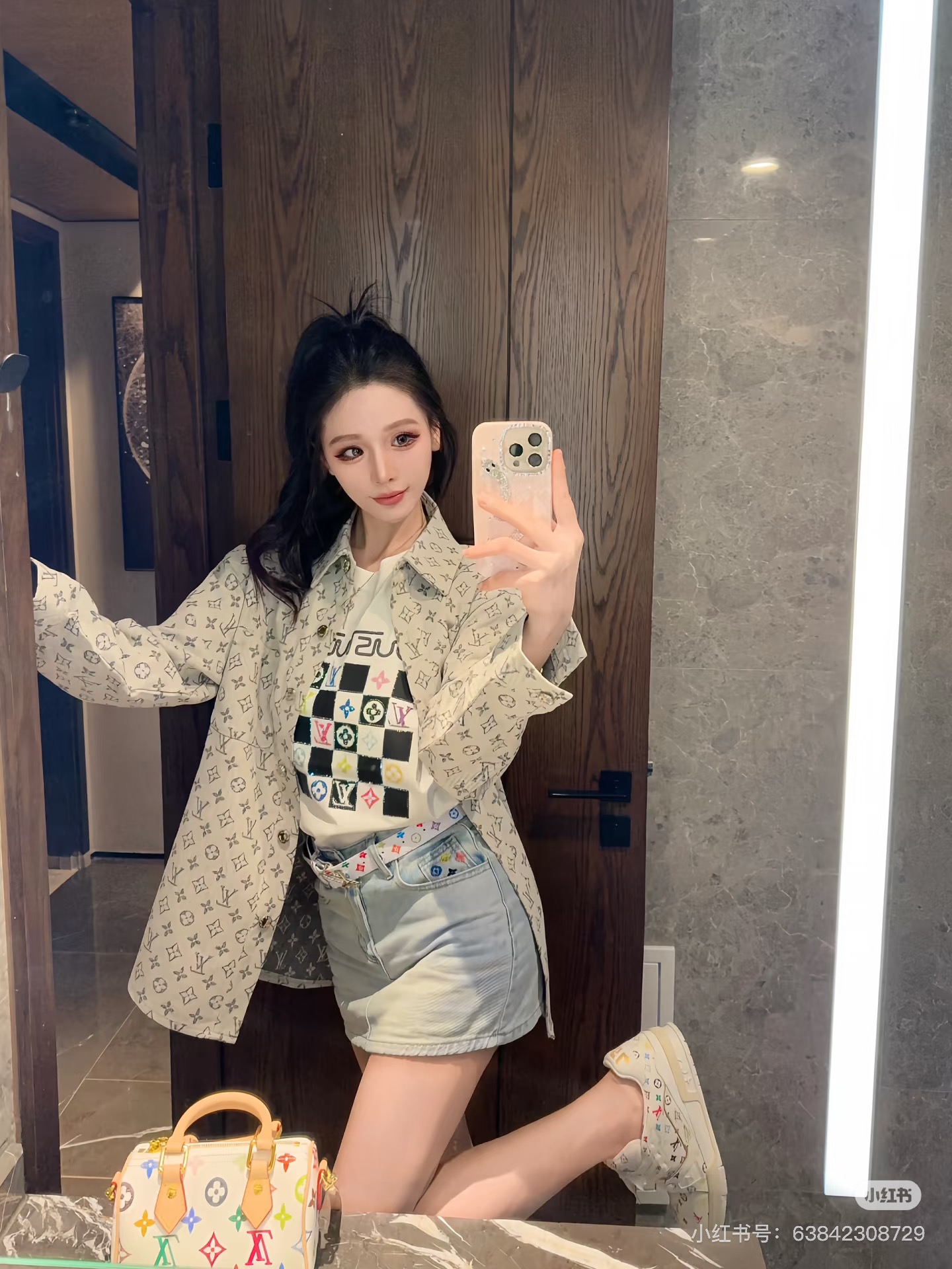 NO:665978,Style No. D25121864 LOUIS*Lvjia LV new style classic presbyopic logo letter jacquard chest pocket button placket lapel loose casual denim lining jacket!  (M size shoulder width 53, chest 102, sleeve length 55, clothing length 73) Jacket,,louis vuitton,louis vuitton,louis vuitton,louis vuitton,jackets & coats, 19860909款号D25121864 LOUIS*驴家LV新款 经典老花logo字母提花胸前口袋系扣门襟翻领宽松休闲牛仔衬外套！ （M码肩宽53,胸围102,袖长55,衣长73）外套,,louis vuitton,louis vuitton,louis vuitton,louis vuitton,jackets & coats, ,Women's clothing