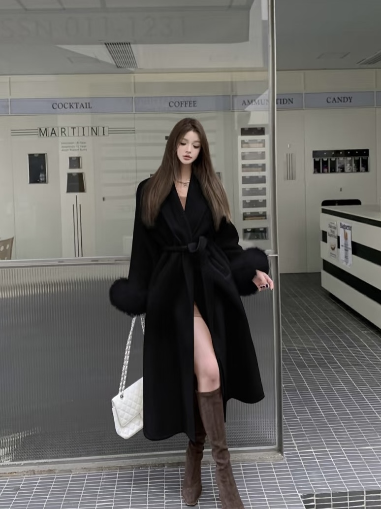 NO:666403,Model number G25121818 MaxMar* new high-end customized merino wool high-quality fabric, removable fox fur collar decoration on the cuffs, buttonless placket, large lapel, mid-length woolen coat, free dust bag!  Off-white, caramel brown, classic black, (M size shoulder width 49, bust 106, sleeve length 47, dress length 116) hair,,jackets & coats, 19860909款号G25121818 MaxMar*新款高端定制美丽奴羊毛呢优质面料、袖口可拆卸狐狸毛领装饰 无扣门襟大翻领中长款毛呢大衣外套赠送防尘袋！米白色、焦糖棕、经典黑、（M码肩宽49,胸围106,袖长47,衣长116）发,,jackets & coats, ,Women's clothing