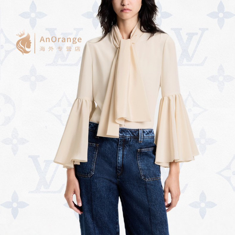 NO:677111,Style No. D25122453 LOUIS*Lvjia LV new style customized letter logo button floating collar bow tie decoration loose and versatile ruffled trumpet sleeve shirt!  Apricot color, (M size shoulder width 37, bust 96, sleeve length 59, dress length 59), Louis Vuitton-clothing,louis vuitton,louis vuitton,louis vuitton,louis vuitton,louis vuitton,19860909款号D25122453 LOUIS*驴家LV新款 定制字母logo纽扣飘带领蝴蝶结绑带装饰宽松百搭荷叶边喇叭袖衬衣！杏色,（M码肩宽37,胸围96,袖长59,衣长59）,路易威登-服装,louis vuitton,louis vuitton,louis vuitton,louis vuitton,louis vuitton,,Women's clothing