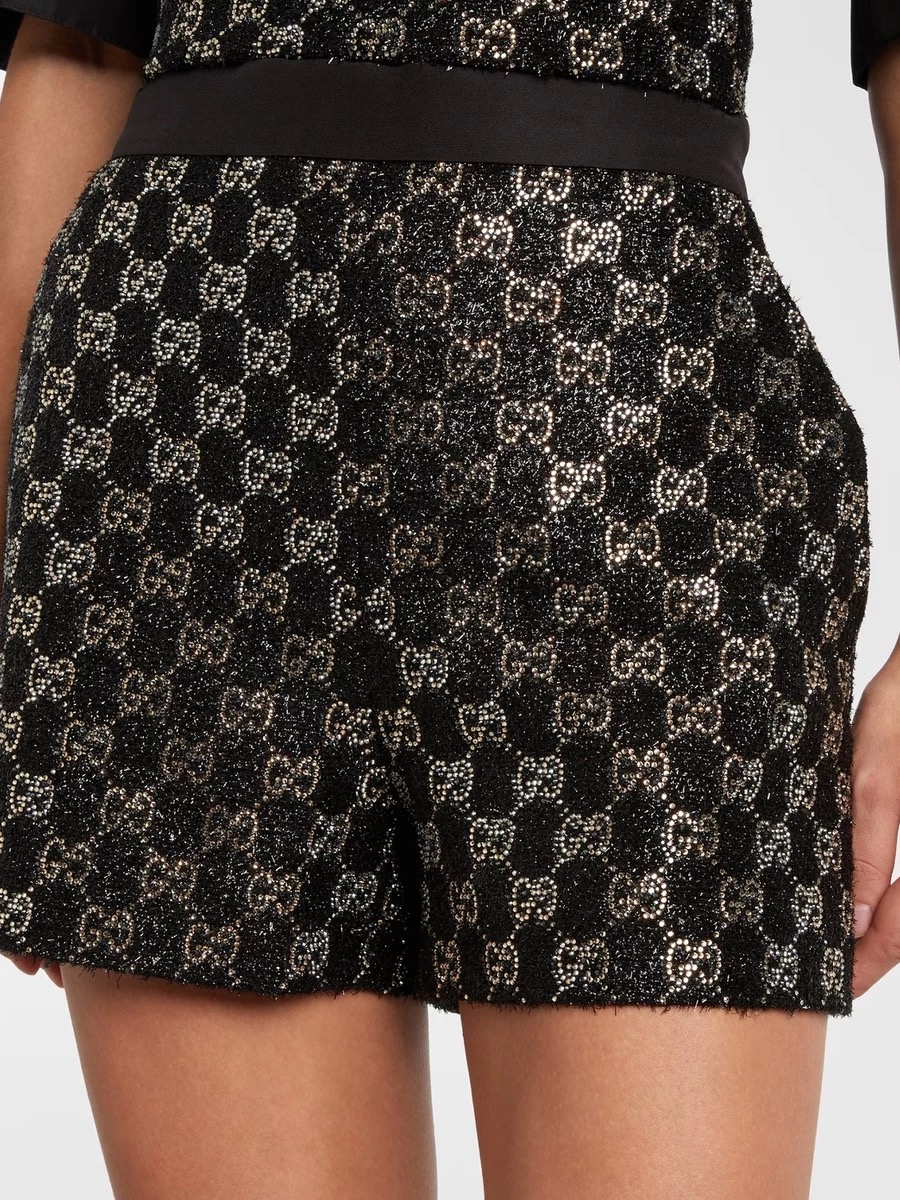 NO:677324,Style No. G25122532 GUCC* new model, high version, high-quality customized glitter silk blended all-over GG high-temperature hot-drilling process, fashionable and versatile high-waisted shorts!  Black, (S size waist 64, pants length 32) shorts, Gucci-clothing, gucci, gucci, shorts,19860909款号G25122532 GUCC*新款 高版本精品定制闪丝混纺通体GG高温烫钻工艺、时尚百搭高腰短裤！黑色,（S码腰围64,裤长32）短裤,古驰-服装,gucci,gucci,shorts,,Women's clothing