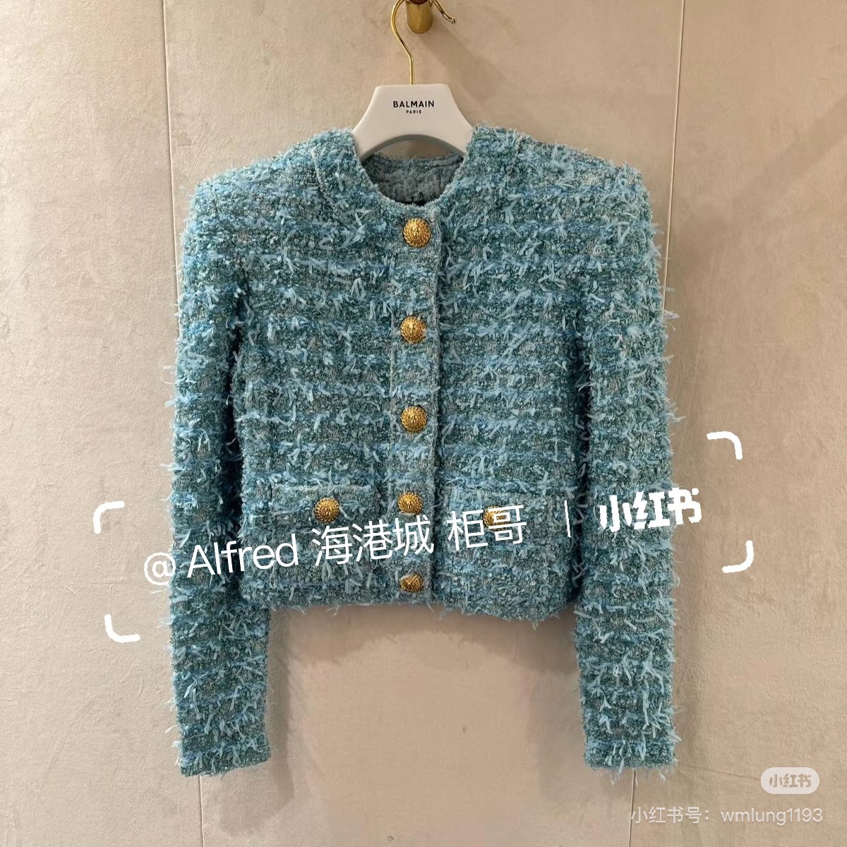 NO:677300,Model No. D25122673 BALMAI* New custom tasseled wool blended fabric, threaded lion head buttons, button placket, round neck, short long sleeves, thick knitted cardigan top!  Apricot, blue, black, (M size shoulder width 36, bust 92, sleeve length 57, dress length 49), Balmain-clothing, balmain, balmain,19860909款号D25122673 BALMAI*巴曼新款 定制流苏拔毛混纺面料、螺纹狮子头纽扣系扣门襟圆领短款长袖厚针织开衫上衣！杏色、蓝色、黑色、 （M码肩宽36,胸围92,袖长57,衣长49）,巴尔曼-服装,balmain,balmain,,Women's clothing