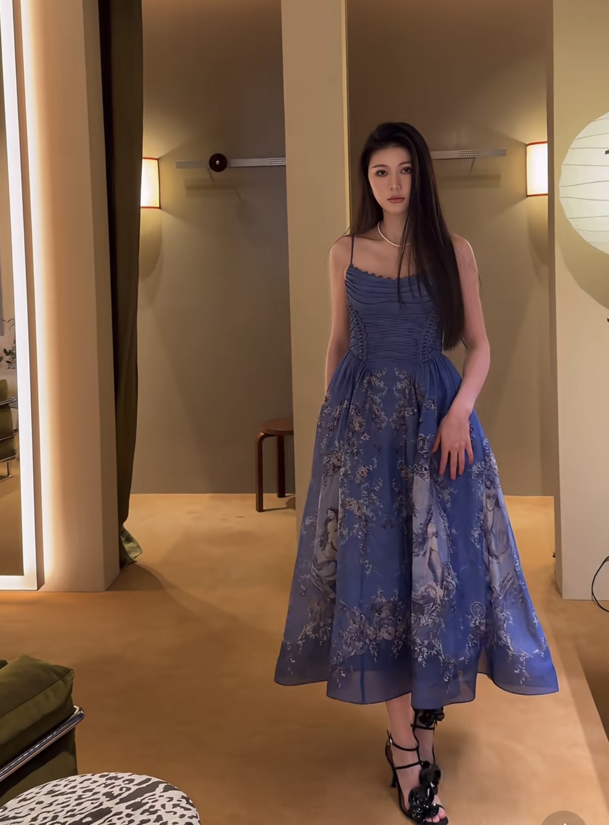 NO:677690,Model No. G25122762 ZIMMERMA*N Australian brand, high-end customized heavy-duty cross strap pleated beading decoration, mermaid pattern fluffy large skirt, resort style fashionable waist slimming long suspender dress!  Blue, 1.2.3.4/SMLXL (size 2 bust 82, waist 70, skirt length 109), Zimmerman-clothing, skirts,19860909款号G25122762 ZIMMERMA*N兹默曼澳洲品牌 高端定制重工交叉绑带压褶钉珠装饰、美人鱼图案蓬蓬大裙摆、度假风气质时尚收腰显瘦长款吊带连衣裙！蓝色,1.2.3.4/SMLXL（2码胸围82,腰围70,裙长109）,兹默曼-服装,skirts,,Women's clothing