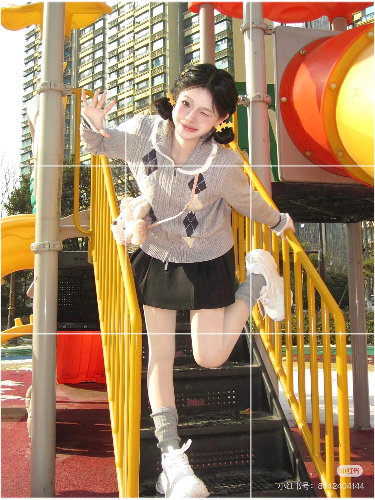 NO:677700,Style number G25122753 MiuMi*Miaojia's new style, sweet and age-reducing college style bow decorated with letter logo logo lace doll collar buttoned long-sleeved knitted cardigan top!  Apricot, gray, red, (M size shoulder width 44, bust 100, sleeve length 56, dress length 55), Miu Miu-clothing, miumiu,19860909款号G25122753 MiuMi*缪家新款 学院风气质甜美减龄蝴蝶结装饰字母logo徽标花边娃娃领系扣长袖针织开衫上衣！杏色、灰色、红色、（M码肩宽44,胸围100,袖长56,衣长55）,缪缪-服装,miumiu,,Women's clothing