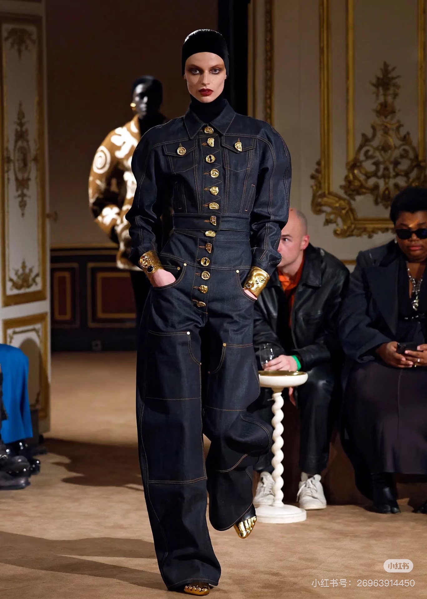 NO:687362,Style No. G25123075 Schiapare*li Schiaparelli's exclusive custom-made elastic soft denim fabric is soft and comfortable!  A variety of special-shaped buttons decorate a personalized and fashionable two-piece suit!  Buttoned lapel short long-sleeved denim jacket, workwear style large pockets, spliced ​​with loose straight-leg wide-leg jeans!  Dark blue, ------- (M size bust 110, raglan sleeve length 72, dress length 51; waist 68, hip 88, pants length 107) hair,,jeans,jackets & coats,19860909款号G25123075 Schiapare*li夏帕瑞利 独家定制弹力软牛仔面料柔软舒适！多种异形纽扣装饰个性时尚两件套装！系扣翻领短款长袖牛仔衣外套工装风大口袋拼接宽松直筒阔腿牛仔裤！深蓝色,-------（M码胸围110,连肩袖长72,衣长51；腰围68,臀围88,裤长107）发,,jeans,jackets & coats,,Women's clothing