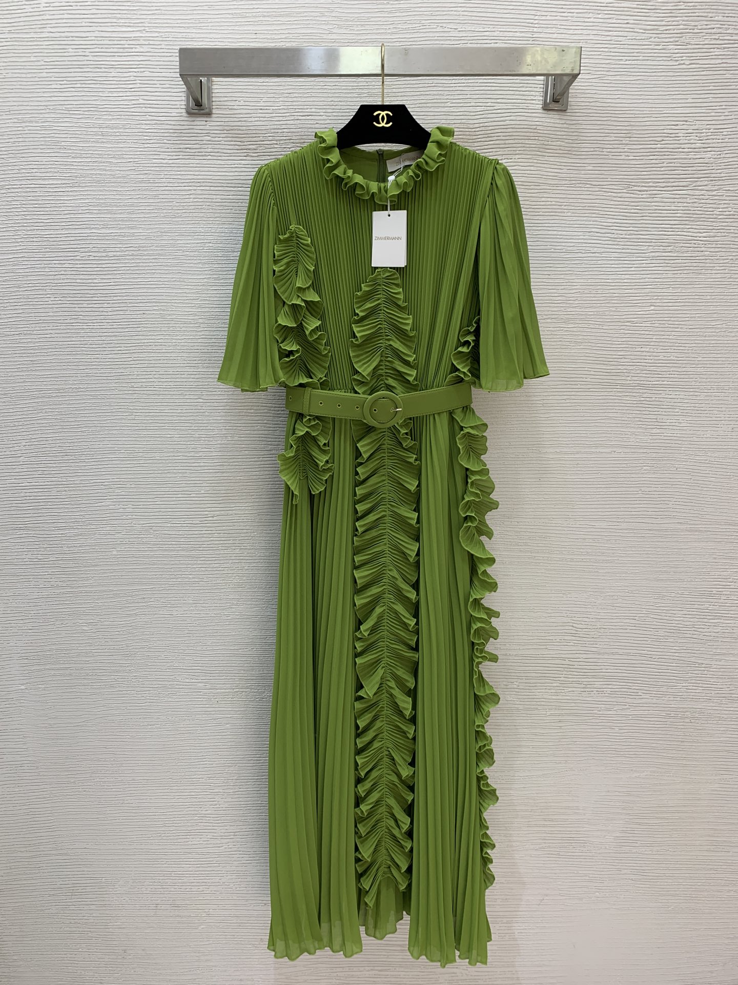 NO:696149,Style No. G26010573 ZIMMERMA*N Australian brand high-end custom-made, heavy-duty pleated ruffle splicing with belt to tighten the waist and make you look slimming, short-sleeved pleated dress!  Rose red, green, (S size shoulder width 35, bust 82 ~ 86, waist 70, sleeve length 32, skirt length 128) hair, skirts, T-shirt,19860909款号G26010573 ZIMMERMA*N兹默曼澳洲品牌高端定制、重工细褶荷叶边拼接搭配腰带收腰显瘦短袖百褶连衣裙！玫红、绿色、 （S码肩宽35,胸围82～86,腰围70,袖长32,裙长128）发,,skirts,T-shirt,,Women's clothing