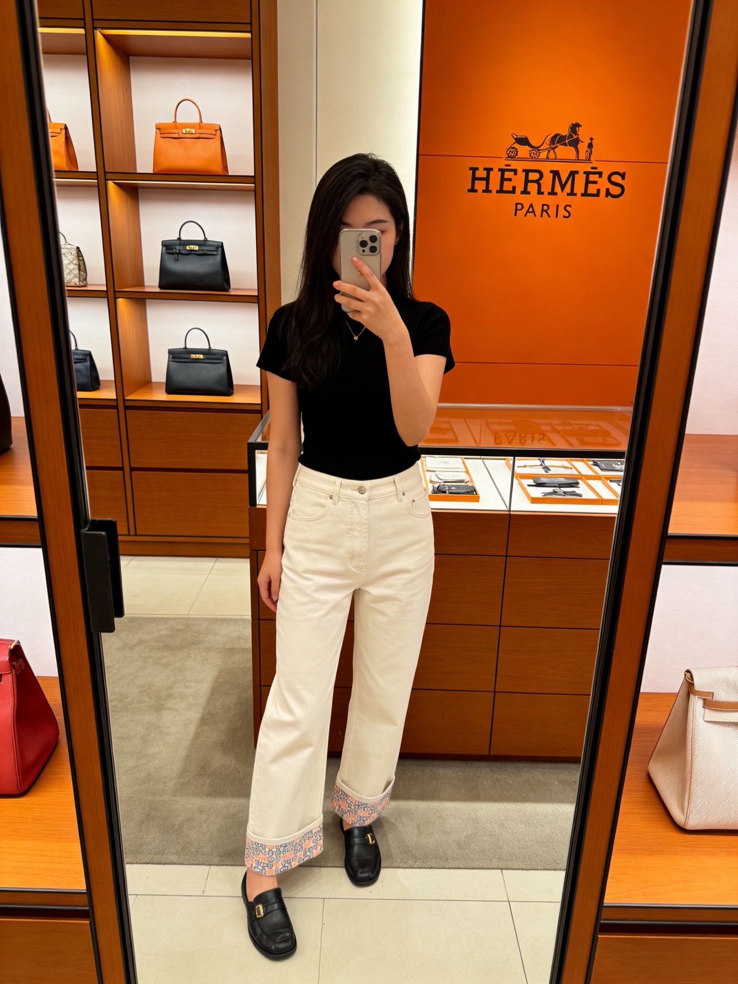NO:689424,Style No. G26010276 HERM new high-end customized 2026 early spring recommended item!  It adopts H letter logo buttons, classic pig nose color printed cuff design, loose and versatile twill cotton nine-point jeans!  Apricot color, (M size waist 70, hip 92, pants length 91), Hermès-clothing, hermes, hermes, jeans,19860909款号G26010276 HERM新款 高端定制2026年早春推荐单品！采用H家字母logo纽扣经典猪鼻子彩印翻边设计宽松百搭斜纹棉九分牛仔裤！杏色, （M码腰围70,臀围92,裤长91）,爱马仕-服装,hermes,hermes,jeans,,Women's clothing