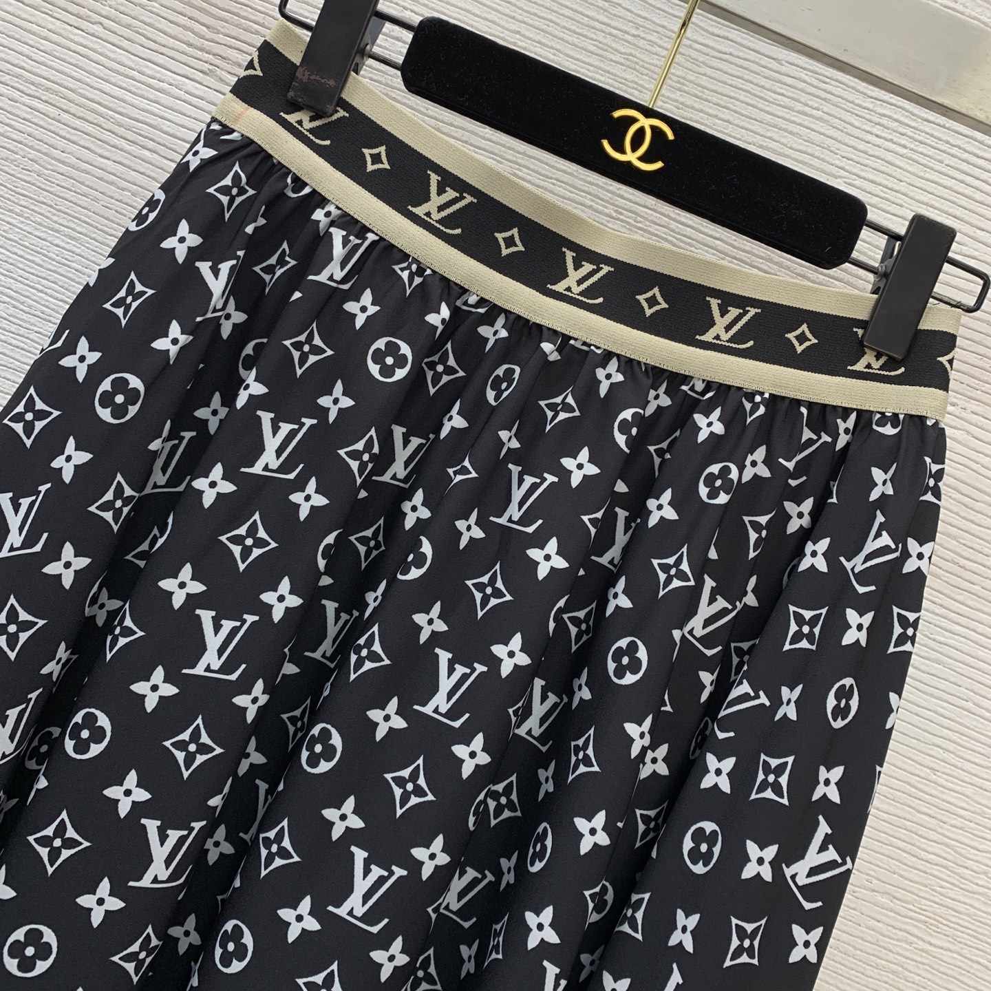 款号D LOUIS*驴家LV新款 经典老花字母logo印花时尚两件套装！修身显瘦圆领长袖网纱上衣➕腰头织
