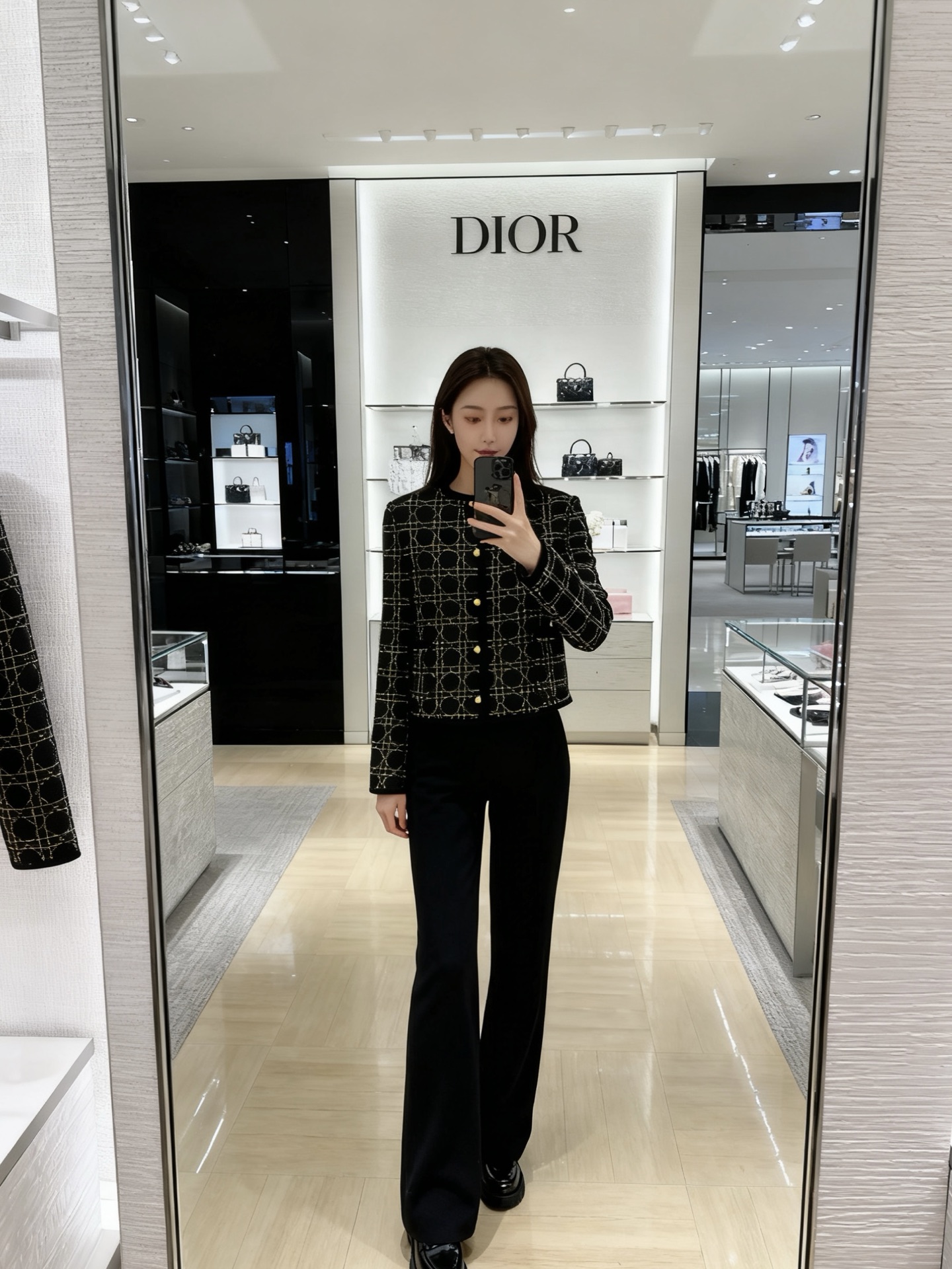 NO:707855,Model No. G26010838 Dio* 2026 early spring new D family high-end customized Xiaoxiangfengteng plaid woolen fabric, CD letter diamond buckle webbing edge round neck long-sleeved short jacket top!  Gold black, off-white, 36-38-40-42 (size 38 shoulder width 38 with shoulder pads, bust 96, sleeve length 59, dress length 52) hair, dior, dior, jackets & coats,19860909款号G26010838 Dio*2026年早春新款D家高端定制小香风腾格纹粗纺面料、CD字母钻扣织带包边圆领长袖短款外套上衣！金黑色、灰白色,36-38-40-42（38码肩宽38有垫肩,胸围96,袖长59,衣长52）发,,dior,dior,jackets & coats,,Women's clothing