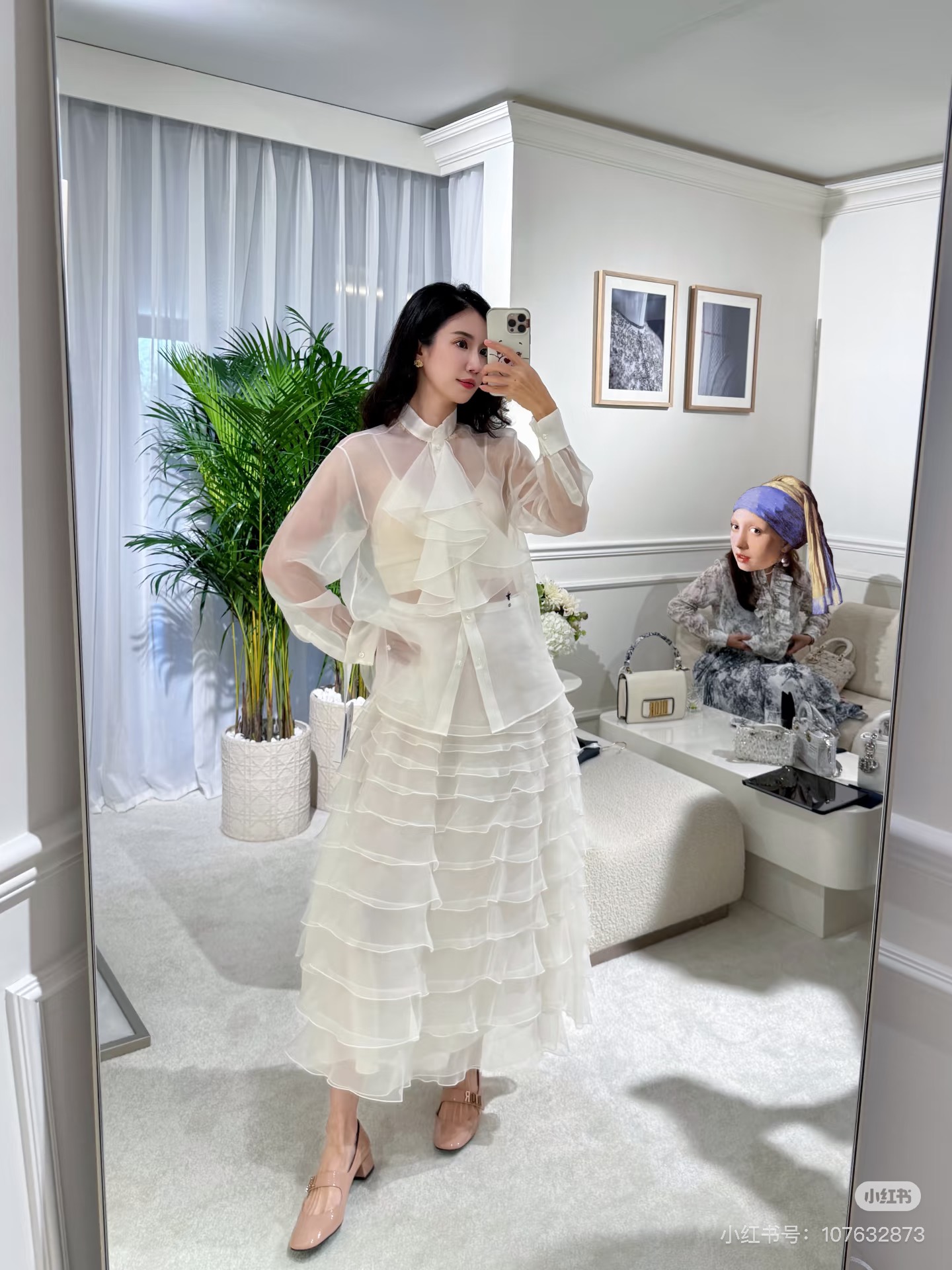 NO:701020,Style No. D26010815 Dio* new style customized organza fabric, ruffle stitching, CD bee embroidery, loose, fashionable and sexy see-through shirt and blouse!  Black, white, (M size shoulder width 44, bust 100, sleeve length 54, front length 63/back center length 69), Dior-clothing, dior, dior,19860909款号D26010815 Dio*新款定制欧根纱面料、荷叶边拼接CD小蜜蜂刺绣宽松时尚性感透视衬衣罩衫！黑色、白色、（M码肩宽44,胸围100,袖长54,前衣长63/后中长69）,迪奥-服装,dior,dior,,Women's clothing