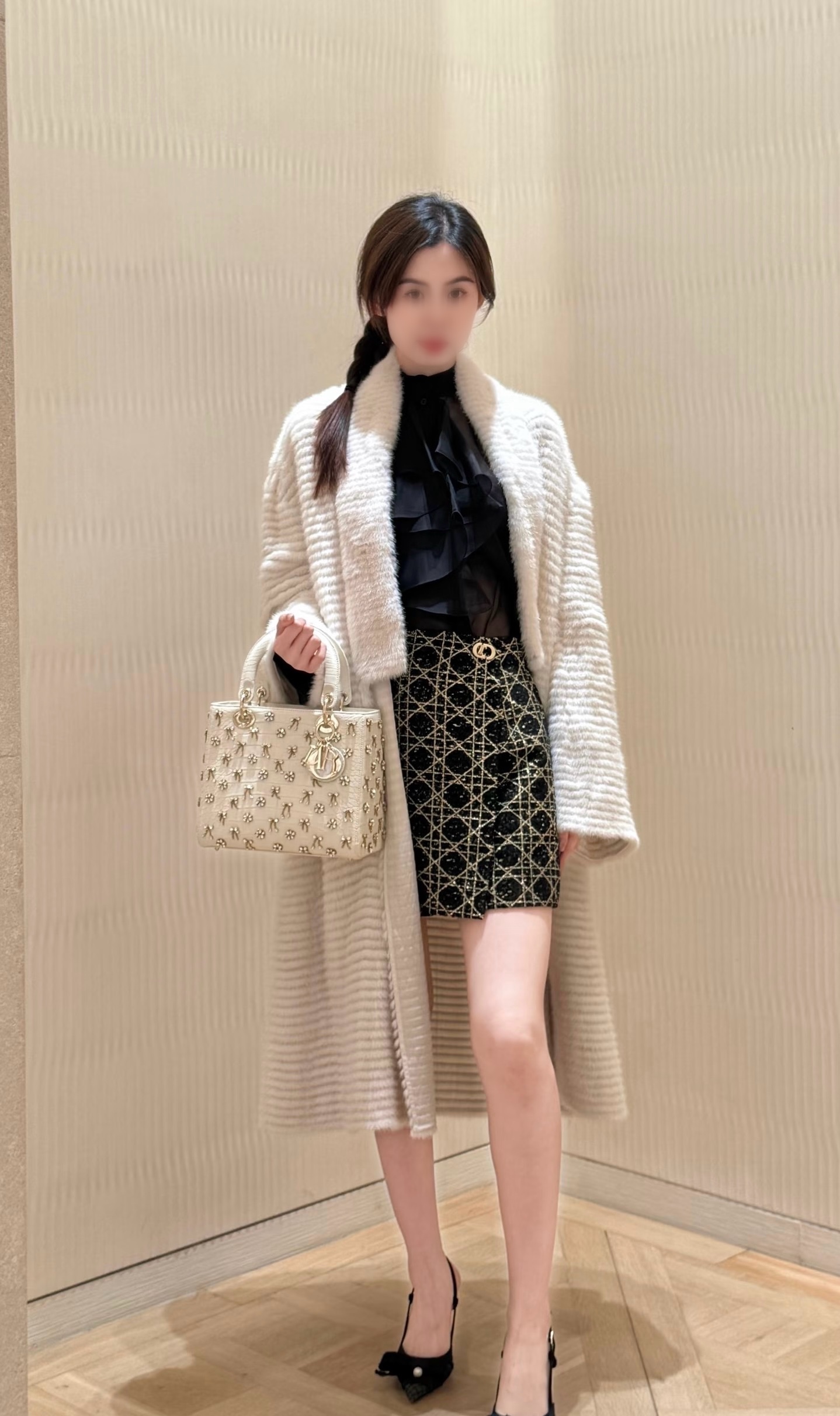 NO:708265,Style number G26010957 Dio* new D family 2026 early spring recommended item!  Gold thread blended teng pattern woven woolen fabric, CD metal accessories decorated with high waist, slimming and versatile shorts skirt!  Beige, black, 36-38-40-42 (size 38 waist 68, hip 98, pants length 37) hair,,dior,dior,skirts,shorts,19860909款号G26010957 Dio*新款D家2026年早春推荐单品！金线混纺腾格纹编织粗纺面料、CD金属配件装饰高腰显瘦百搭短裤裙！米色、黑色、36-38-40-42（38码腰围68,臀围98,裤长37）发,,dior,dior,skirts,shorts,,Women's clothing