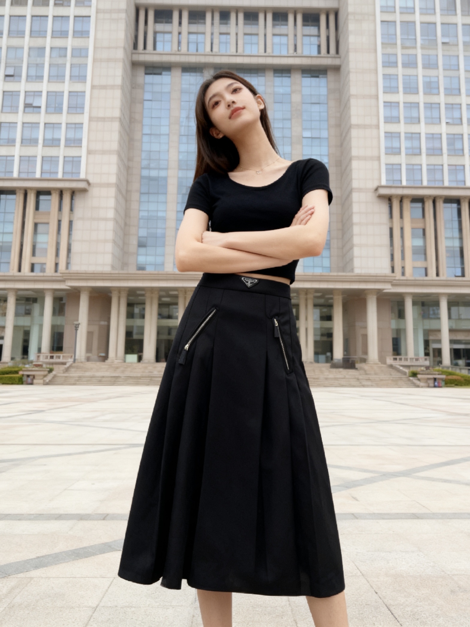 NO:701016,Style No. G26011042 PRAD*A new style P home customized classic inverted triangle logo leather small logo logo decorated pleated skirt high waist slim long skirt!  Gray, black, (M size waist 70, skirt length 81), Prada-clothing, prada, prada, skirts,19860909款号G26011042 PRAD*A新款 P家定制经典倒三角标logo皮革小标志徽标装饰压褶裙摆高腰显瘦长款半身裙！灰色、黑色、（M码腰围70,裙长81）,普拉达-服装,prada,prada,skirts,,Women's clothing