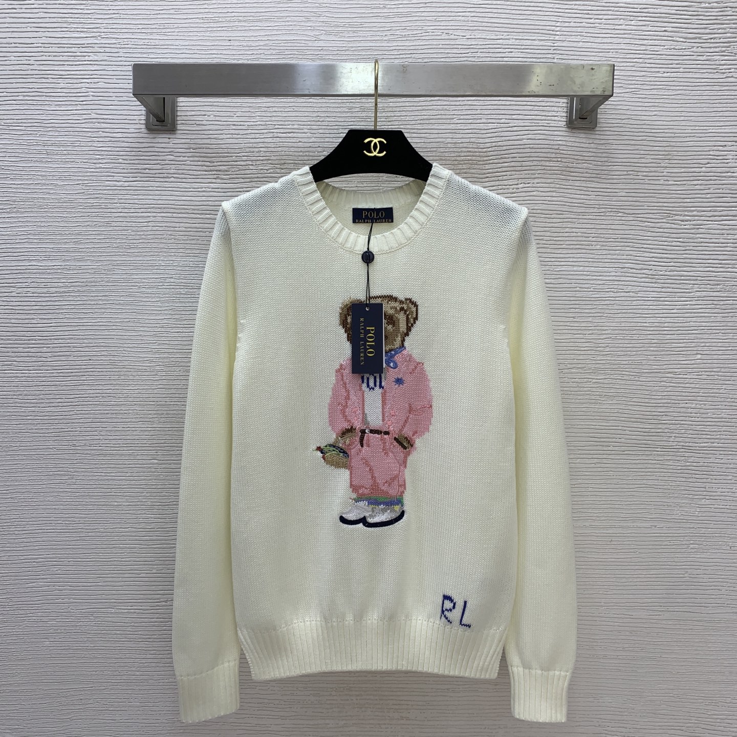 NO:710954,Model No. G26011654 Ralph Laure* RL's new high-end customized wool blended yarn fabric, sweet and handsome bear RL logo decoration round neck pullover long-sleeved sweater top!  Off-white, pink, (M size shoulder width 40, bust 90, sleeve length 62, dress length 61), women's clothing, loro piana,19860909款号G26011654 Ralph Laure*拉夫家RL新款高端定制羊毛混纺纱线面料、气质甜美帅气小熊RL徽标装饰圆领套头长袖针织衫上衣！米白色、粉色、（M码肩宽40,胸围90,袖长62,衣长61）,女装,loro piana,,Women's clothing