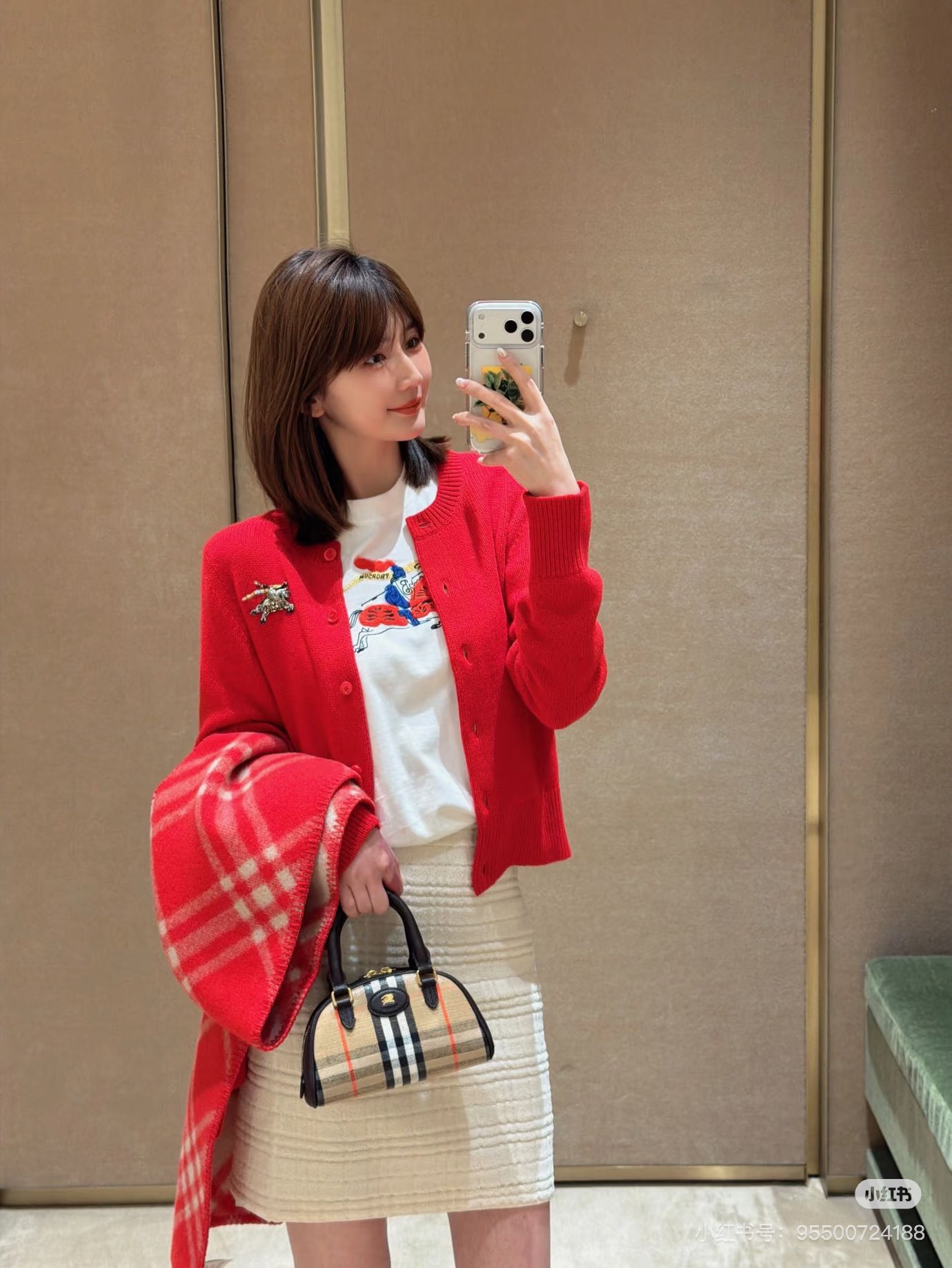 NO:713503,Model No. G26011728 BURBERR* New model, high-end customized B family classic knight war horse logo, heavy industry diamond bead decoration, short round neck long sleeve knitted cardigan top!  (S size S shoulder width 36, chest 92, sleeve length 66, dress length 53),,burberry,19860909款号G26011728 BURBERR*新款 高端定制B家经典骑士战马标志重工镶钻钉珠装饰短款圆领长袖针织开衫上衣！（S码肩宽36,胸围92,袖长66,衣长53）,,burberry,,Women's clothing