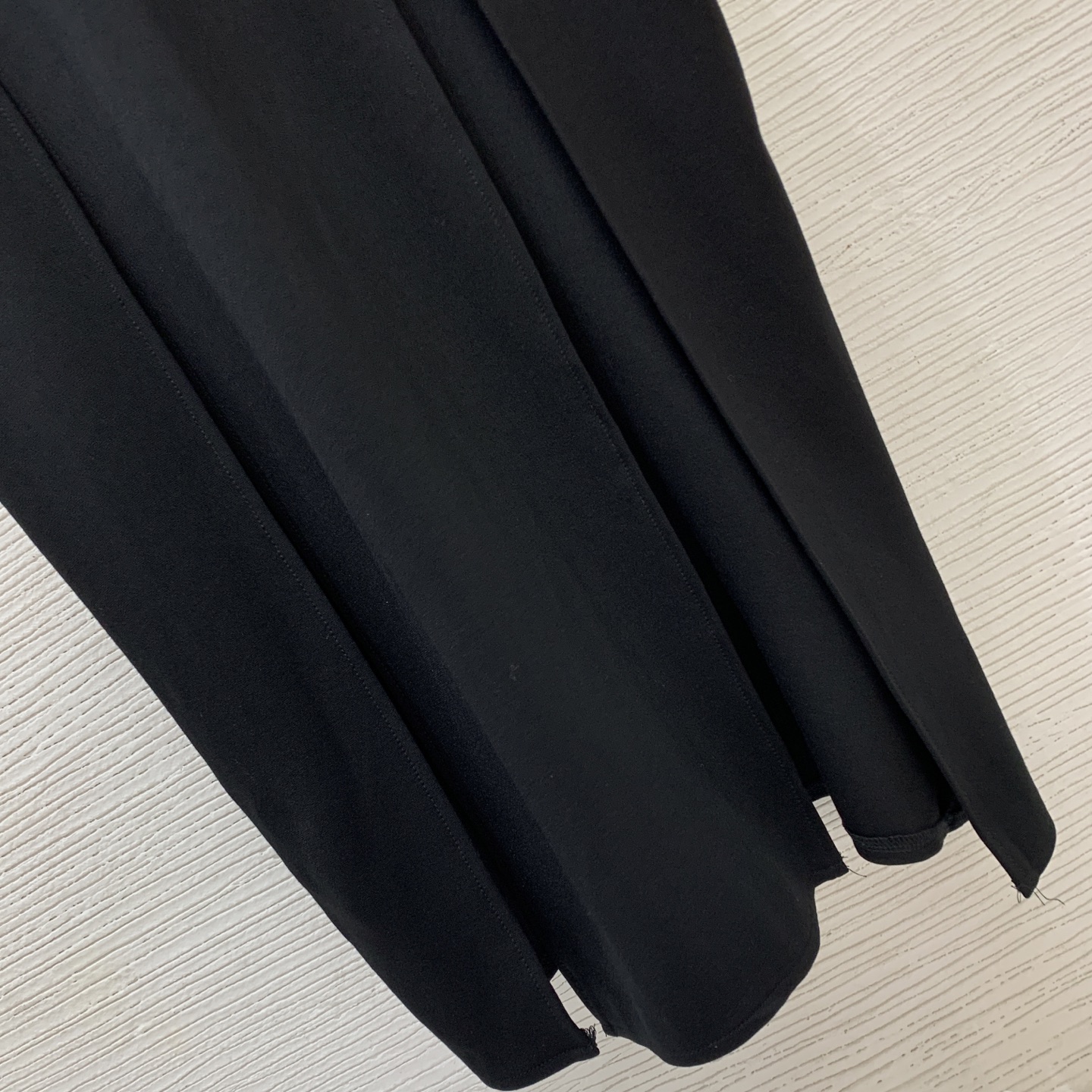 款号G VERSAC*新款定制辣妹风时尚性感双开叉裙摆设计金色别针扣装饰修身显瘦罗马棉无袖背心裙加长款连