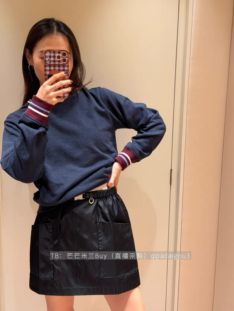 NO:714323,Style number D26012278 Prad* new P family customized letter logo metal belt head, work style large pockets, versatile fashionable short skirt and skirt!  Black, (M size waist 76 stretchable, skirt length 38), Prada-clothing, prada, prada, skirts,19860909款号D26012278 Prad*新款P家定制字母logo金属腰带头、工装风大口袋百搭时尚短裙半身裙！黑色,（M码腰围76可弹力,裙长38）,普拉达-服装,prada,prada,skirts,,Women's clothing