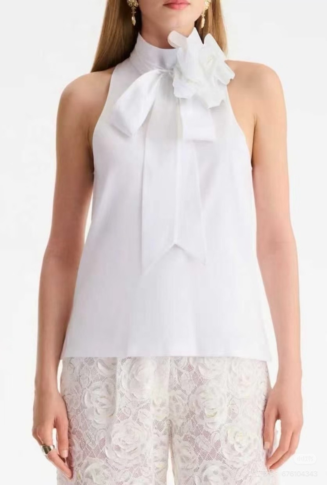 NO:714327,Model No. D26012243 Chane* new style, elegant and fashionable camellia bow ribbon collar double C accessories decorated stand collar sleeveless vest top!  White, (M size bust 88, front length 56/back center length 58), Chanel-clothing,chanel,chanel,19860909款号D26012243 Chane*新款 气质时尚山茶花蝴蝶结飘带领子双C配件装饰立领无袖背心上衣！白色,（M码胸围88,前衣长56/后中长58）,香奈儿-服装,chanel,chanel,,Women's clothing