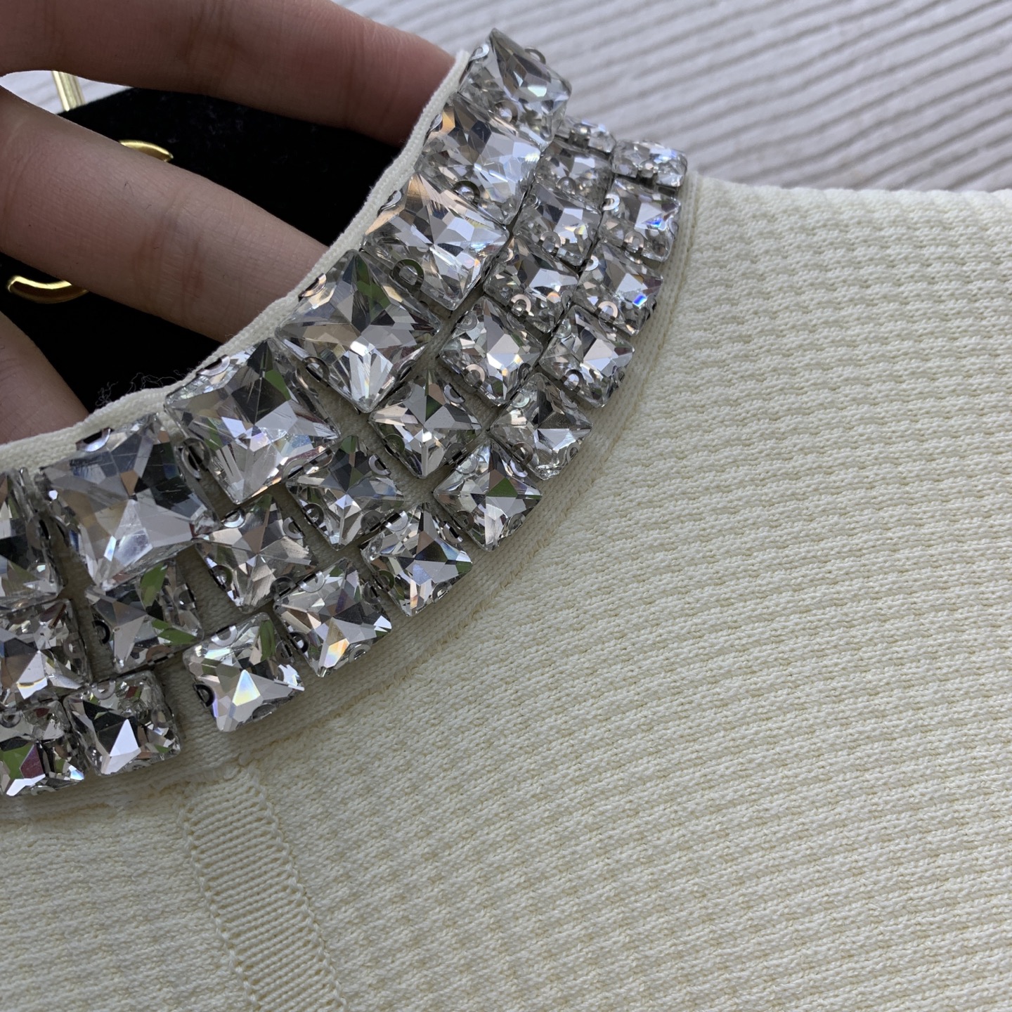 款号G SANDR*O法单2026年早春新款、重工BlingBling闪耀水钻装饰修身显瘦大摆伞裙无袖背