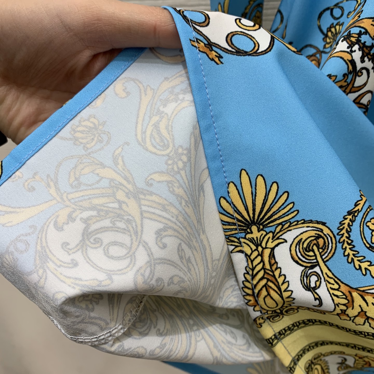款号D VERSAC*新款 经典美杜莎头像金扣、巴洛克复古印花时尚百搭系扣翻领长袖连衣裙➕配腰带！蓝色、