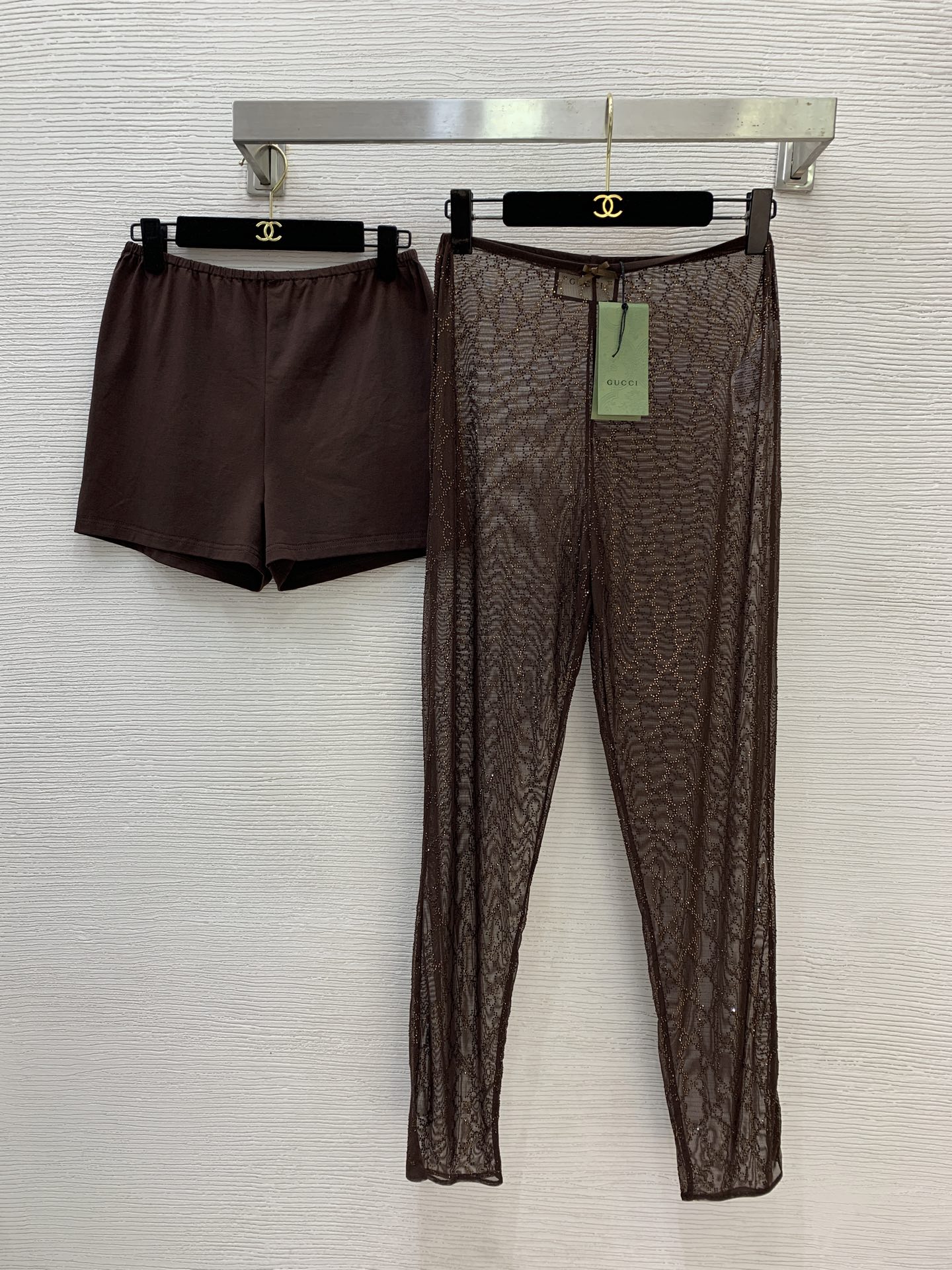 NO:743132,The highest version on the market, the girl inspects the goods, trims the three marks on the threads, pictures the goods and takes videos. If you want quality or service, please add me on WeChat. We will not accept urgent orders. Model No. G26030175  GUCC* The latest and highest version on the market, the girl inspects the goods, trims the three marks on the threads, pictures of the goods and takes videos. If you want quality or service, please add me on WeChat. We do not accept urgent orders. G family custom-made see-through mesh heavy-duty blingbling high-temperature hot diamond slimming slimming tight pants pure cotton inner layering shorts!  Brown, black, (M size waist 64～88 elastic, hip 86, pants length 98; inner wear waist 64～100 elastic, hip 86, pants length 33), Gucci-clothing, gucci, gucci, gucci, shorts,19860909市面最高版本小妹验货、修剪线头上三标、货可图及拍视频,要品质要服务的加我微信,不接急单.款号G26030175 GUCC*新市面最高版本小妹验货、修剪线头上三标、货可图及拍视频,要品质要服务的加我微信,不接急单.款G家定制透视网纱重工blingbling闪高温烫钻修身显瘦紧身裤子纯棉内搭打底短裤！咖啡色、黑色、 （M码腰围64～88弹力,臀围86,裤长98；内搭腰围64～100弹力,臀围86,裤长33）,古驰-服装,gucci,gucci,gucci,shorts,,Women's clothing