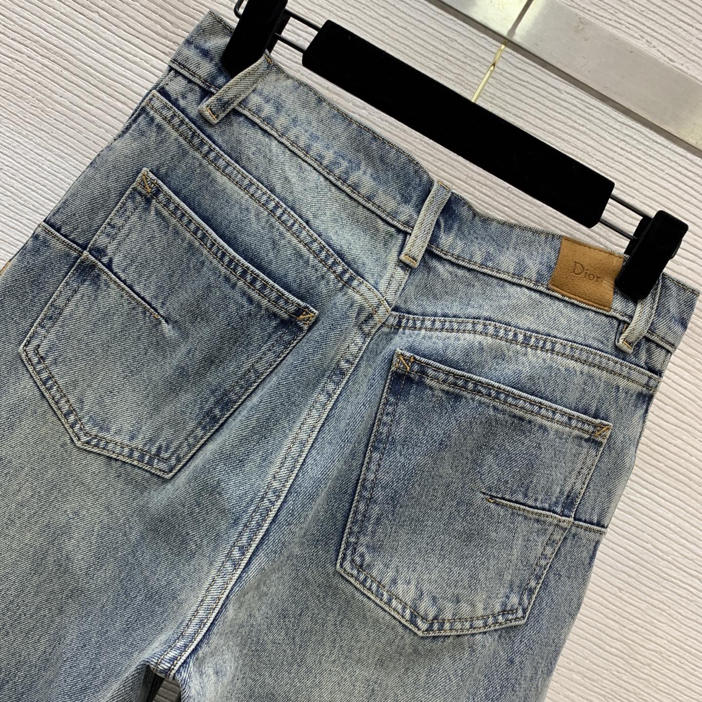 款号G Dio*新款 高端定制洗水牛仔棉面料、立体刺绣四叶草🍀装饰时尚百搭直筒牛仔裤长裤！𝑺 𝑴 𝑳（M