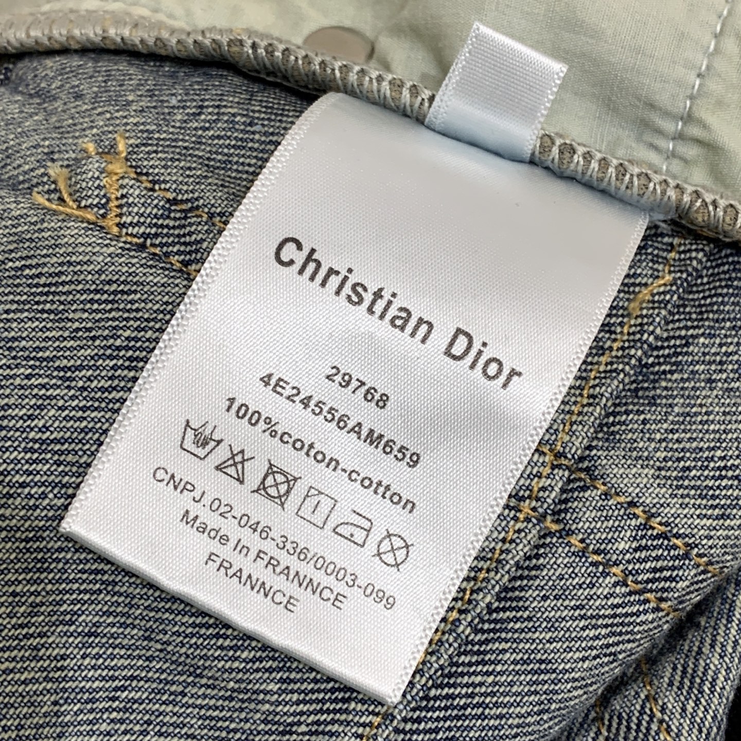 款号G Dio*新款 高端定制洗水牛仔棉面料、立体刺绣四叶草🍀装饰时尚百搭直筒牛仔裤长裤！𝑺 𝑴 𝑳（M