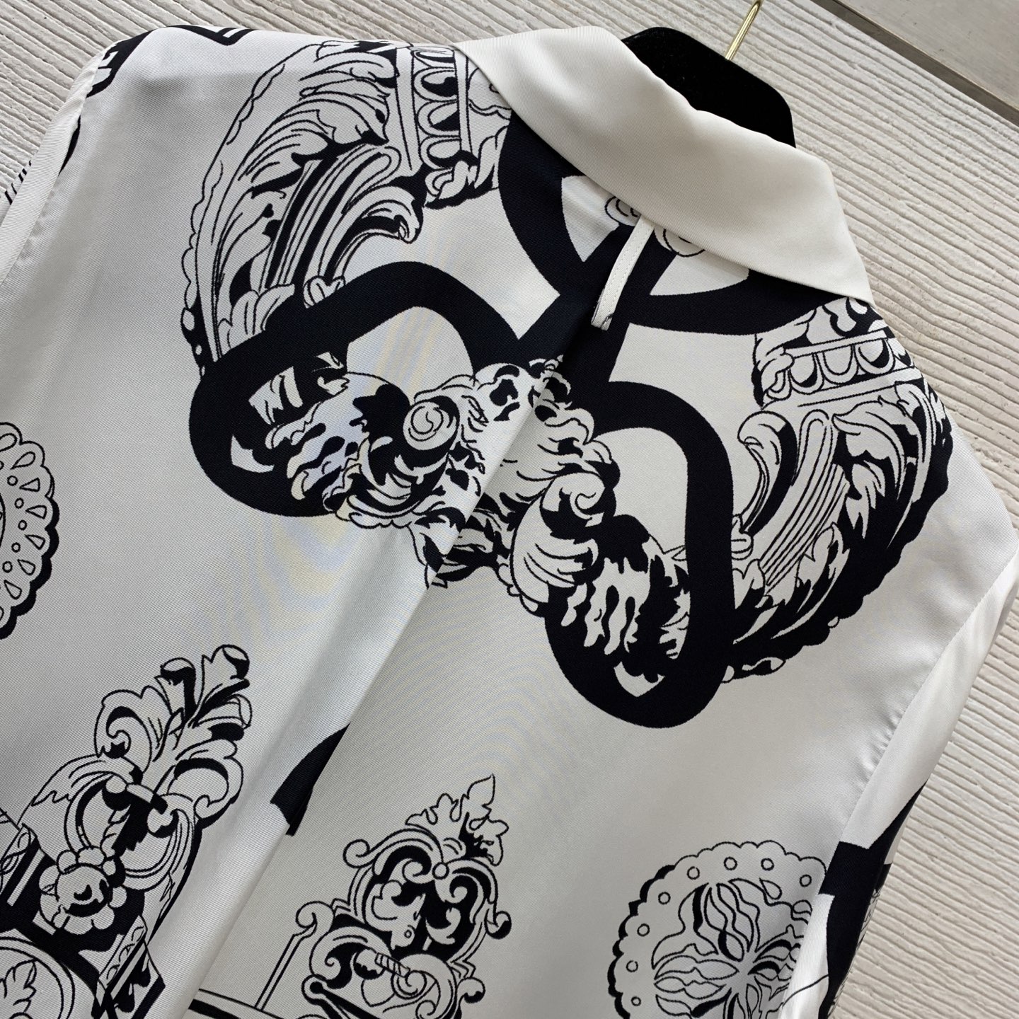 款号G HERMÈ*S新款高端精品定制采用19姆米100%Silk真丝斜纹绸面料、时尚复古图案飘带印花系