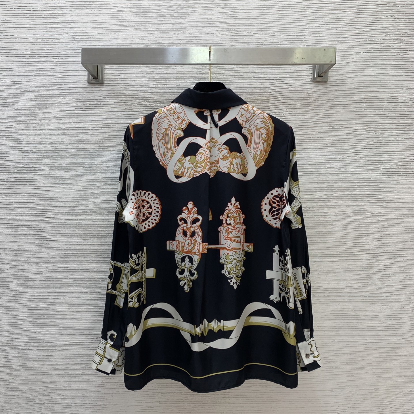 款号G HERMÈ*S新款高端精品定制采用19姆米100%Silk真丝斜纹绸面料、时尚复古图案飘带印花系