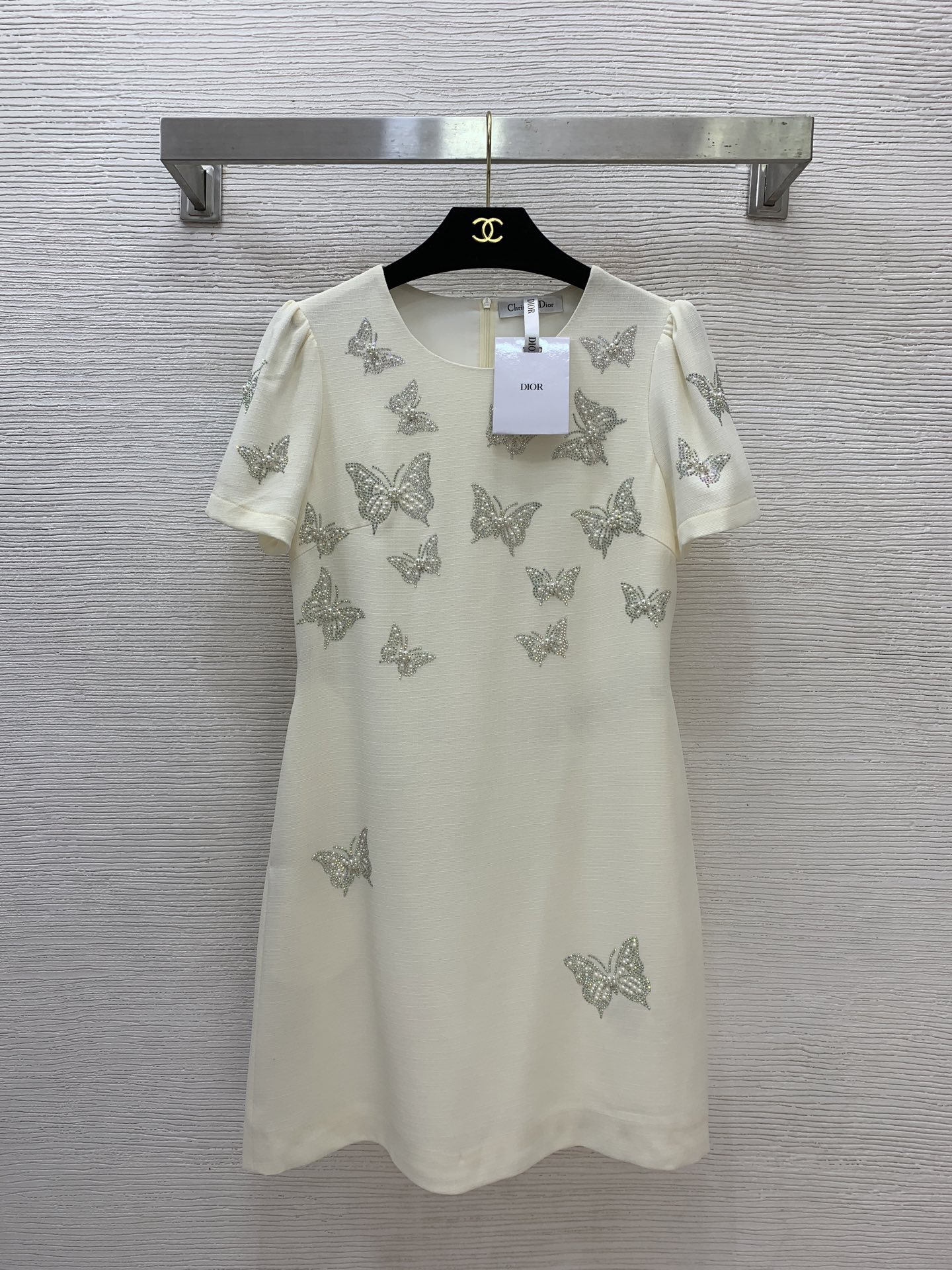 NO:755454,The girl of the highest version on the market will inspect the goods, trim the three marks on the threads, and take pictures of the goods and take videos. If you want quality and service, please add me on WeChat. We will not accept urgent orders. Model No. G26031647 Dio* The new highest version of the girl on the market will inspect the goods, trim the three marks on the threads, show pictures of the goods and take videos. If you want quality and service, please add me on WeChat. We will not accept urgent orders. High-end customized high-temperature diamond butterfly decoration slim-fitting puff-sleeved short-sleeved dress!  Apricot, black, (S size shoulder width 34, bust 84, sleeve length 21, skirt length 83), Dior-clothing, dior, dior, skirts, T-shirt,19860909市面最高版本小妹验货、修剪线头上三标、货可图及拍视频,要品质要服务的加我微信,不接急单.款号G26031647 Dio*新市面最高版本小妹验货、修剪线头上三标、货可图及拍视频,要品质要服务的加我微信,不接急单.款高端定制 高温烫钻蝴蝶装饰修身显瘦泡泡袖短袖连衣裙！杏色、黑色、 （S码肩宽34,胸围84,袖长21,裙长83）,迪奥-服装,dior,dior,skirts,T-shirt,,Women's clothing