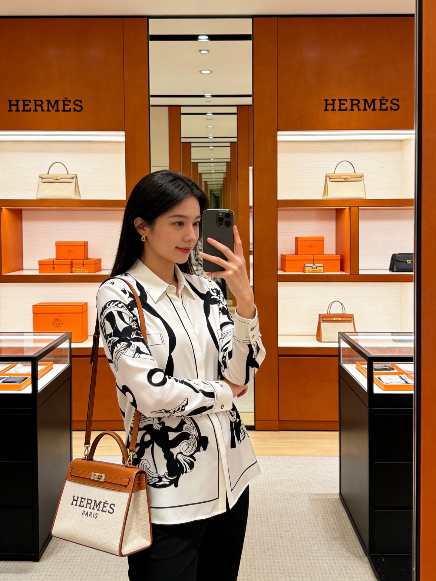 款号G HERMÈ*S新款高端精品定制采用19姆米100%Silk真丝斜纹绸面料、时尚复古图案飘带印花系