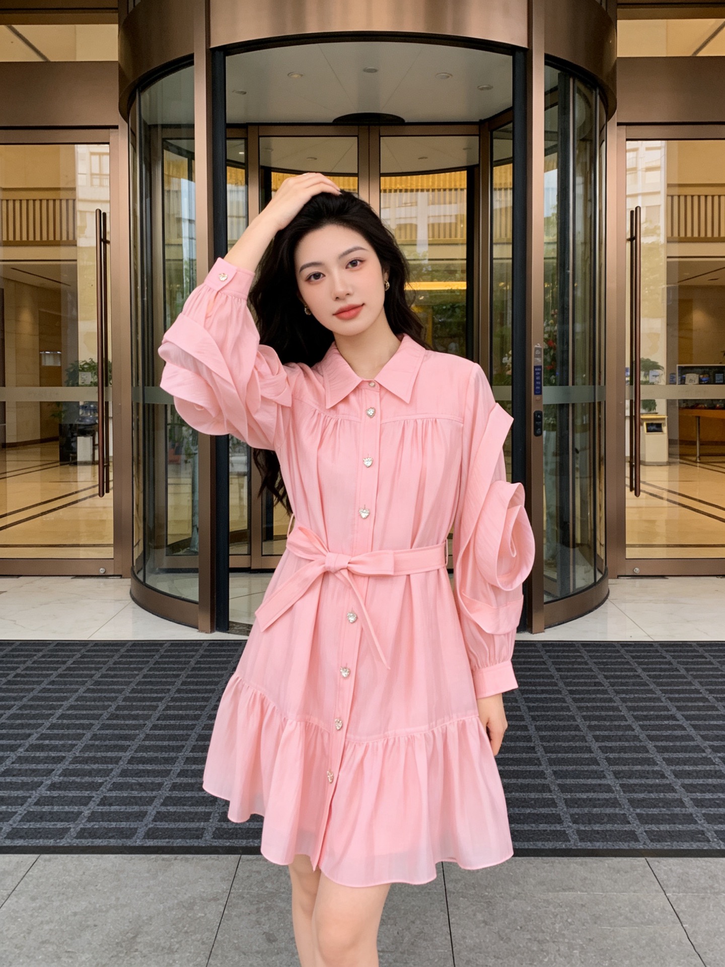 NO:743063,The highest version of the girl on the market inspects the goods, trims the three marks on the threads, pictures of the goods and takes videos. If you want quality and service, please add me on WeChat. We will not accept urgent orders. Model No. G26030676 VALENTIN*O Warren's new version. The highest version of the girl on the market inspects the goods, trims the three marks on the threads, pictures of the goods and takes videos. If you want quality and service, please add me on WeChat. We do not accept urgent orders.  High-end customized Tencel blend fabric, personalized design, large flower sleeves decorated with ruffles, loose and slimming buttoned lapel long-sleeved dress!  Pink, yellow, (S size shoulder width 35, bust 100, sleeve length 57, skirt length 92) p, Valentino-clothing, valentino, valentino, skirts,19860909市面最高版本小妹验货、修剪线头上三标、货可图及拍视频,要品质要服务的加我微信,不接急单.款号G26030676 VALENTIN*O华伦家新市面最高版本小妹验货、修剪线头上三标、货可图及拍视频,要品质要服务的加我微信,不接急单.款 高端定制天丝混纺面料、个性设计大花朵袖子装饰荷叶边拼接宽松显瘦系扣翻领长袖连衣裙！粉色、黄色、 （S码肩宽35,胸围100,袖长57,裙长92）p,华伦天奴-服装,valentino,valentino,skirts,,Women's clothing