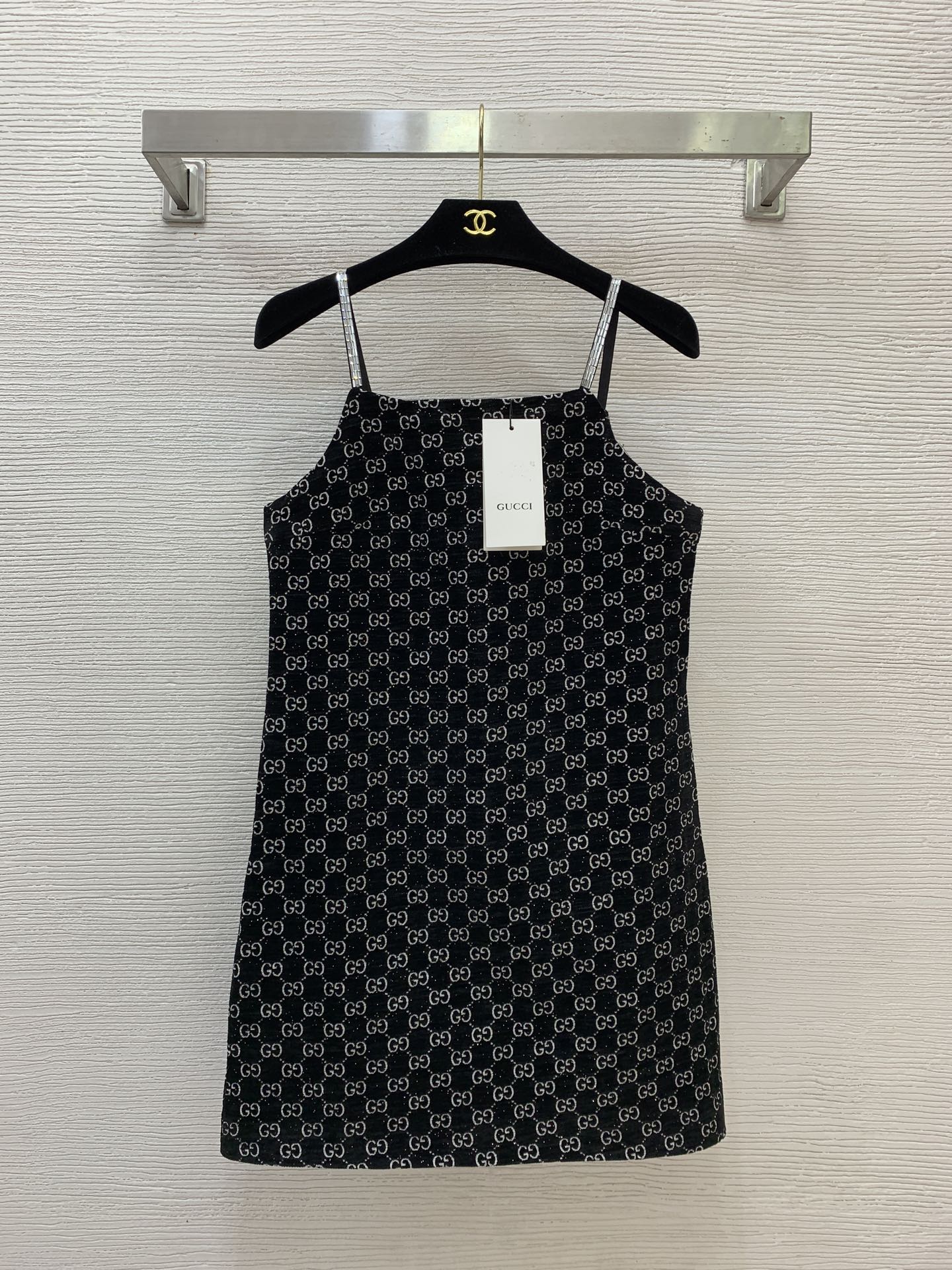 NO:752429,Model No. G26031246 GUCC* new custom-made sparkling soft tweed fabric GG letter logo jacquard slim slimming studded suspender dress!  (S size bust 82, skirt length 67),,gucci,skirts,19860909款号G26031246 GUCC*新款定制闪钻软花呢面料GG字母logo提花修身显瘦钉钻吊带连衣裙！（S码胸围82,裙长67）,,gucci,skirts,,Women's clothing