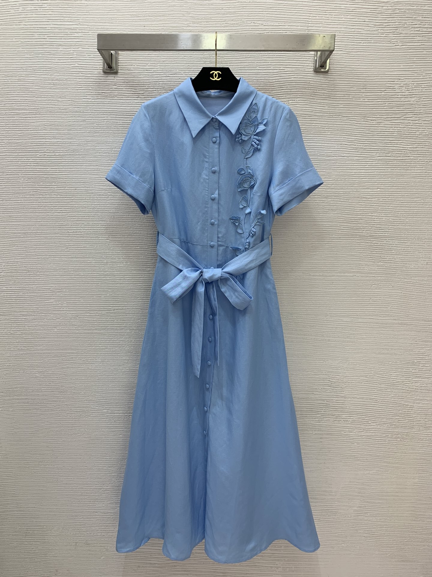 款号G 𝐂𝐡𝐫𝐢𝐬𝐭𝐢𝐚𝐧 Dio*新款高端定制亚麻混纺优质面料、立体贴花刺绣装饰单排扣前襟收腰显瘦翻边
