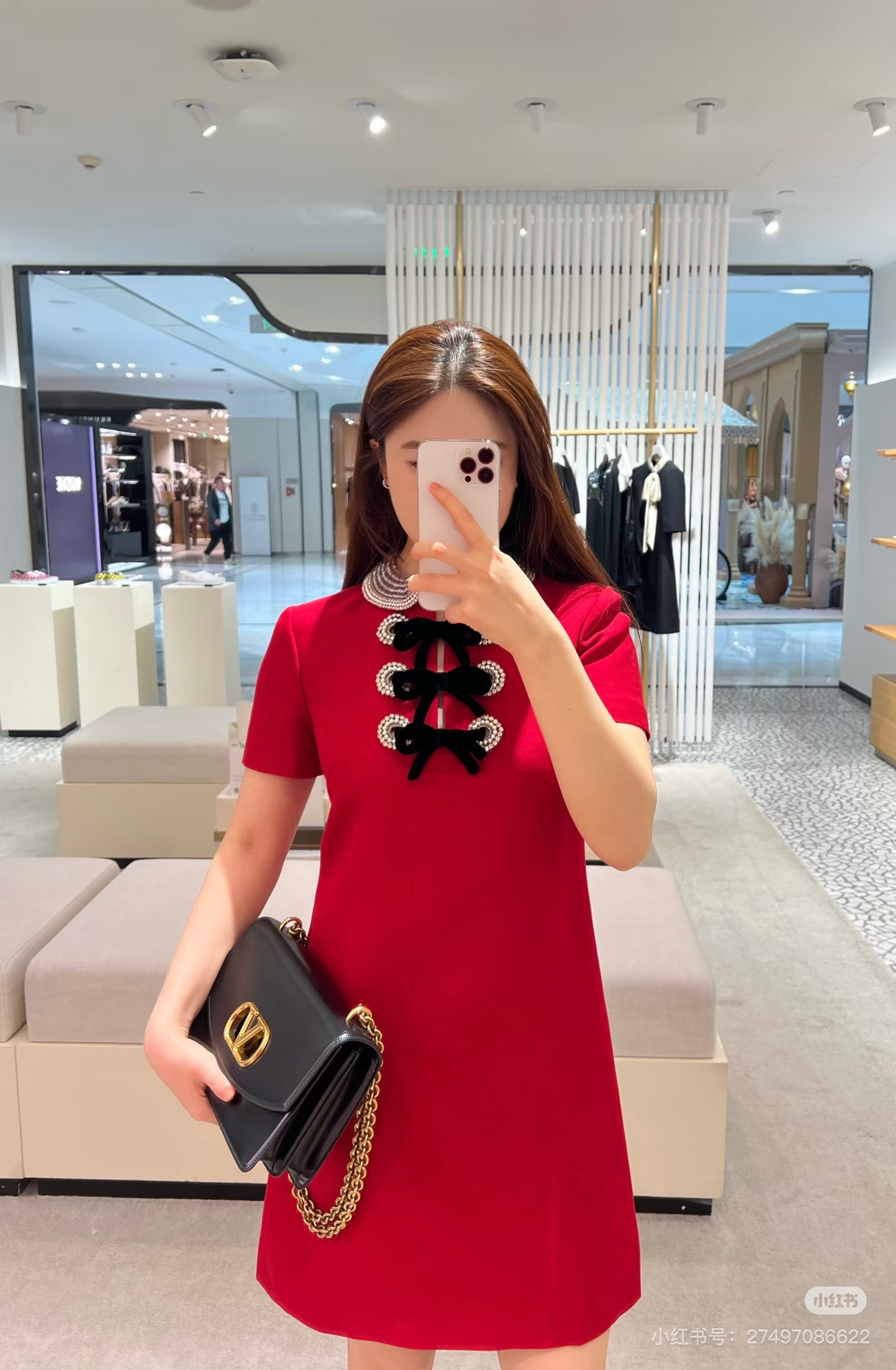 NO:750575,Style number G26030945 VALENTIN*O Warren’s official website will synchronize the new products in 2026!  High-end customized heavy-duty sequined diamond doll collar velvet strap placket slim-fitting short-sleeved dress!  Red, (S size bust 88, sleeve length 20, skirt length 87) hair,,valentino,valentino,skirts,T-shirt,19860909款号G26030945 VALENTIN*O华伦家官网同步2026年新品！高端定制重工珠片镶钻娃娃领丝绒绑带门襟修身显瘦短袖连衣裙！红色, （S码胸围88,袖长20,裙长87）发,,valentino,valentino,skirts,T-shirt,,Women's clothing