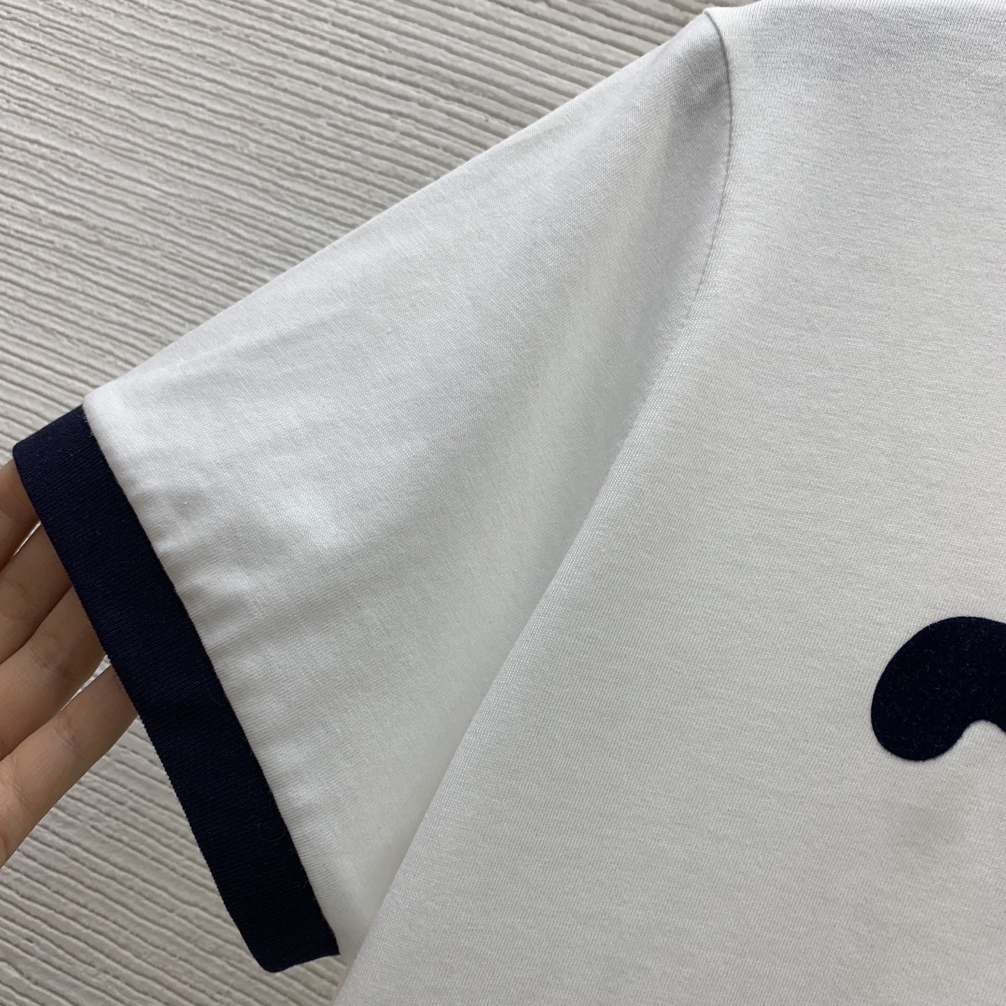 款号G CELIN*E思琳新款高端定制 经典凯旋门logo植绒徽标撞色包边时尚百搭圆领短袖t恤上衣！白色