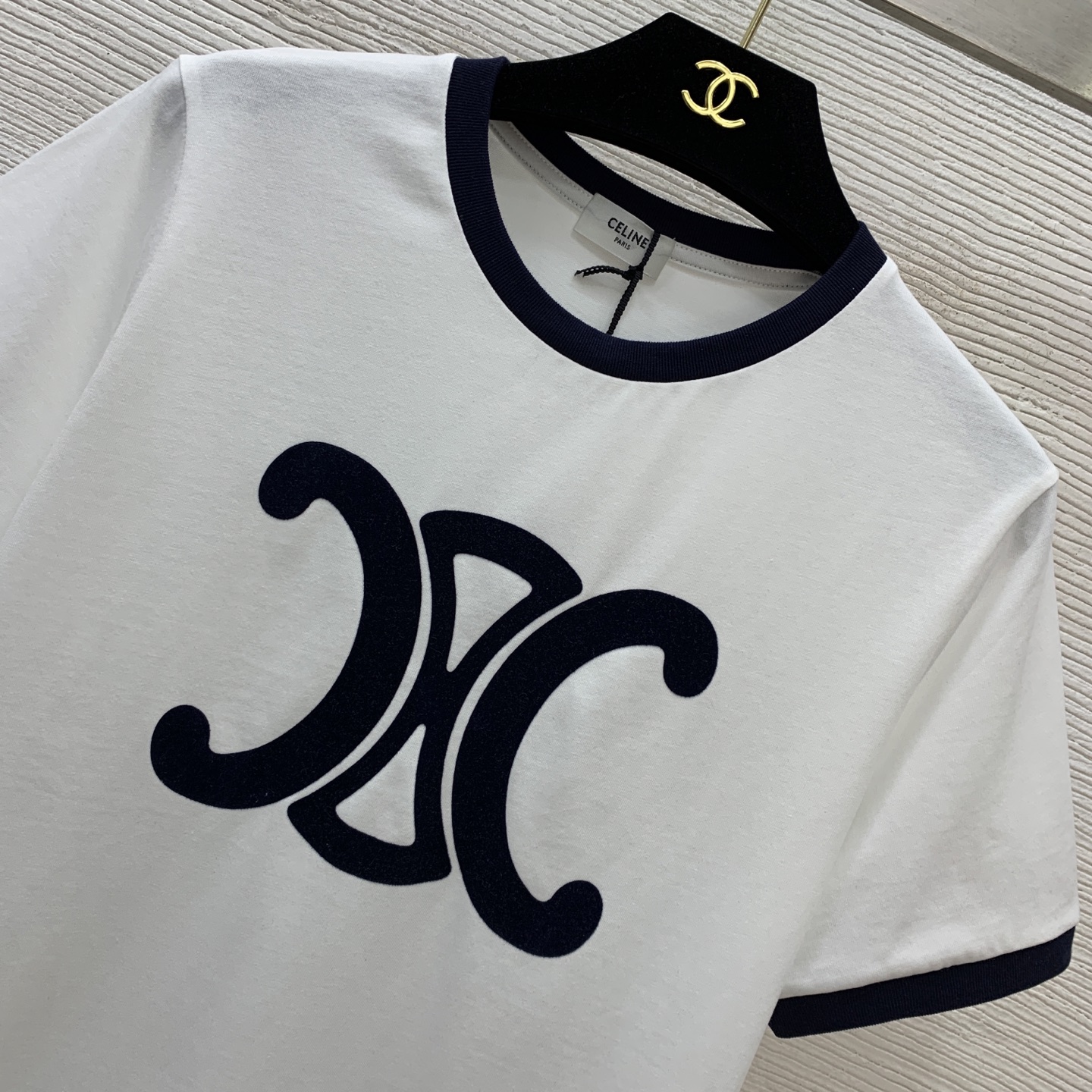 款号G CELIN*E思琳新款高端定制 经典凯旋门logo植绒徽标撞色包边时尚百搭圆领短袖t恤上衣！白色