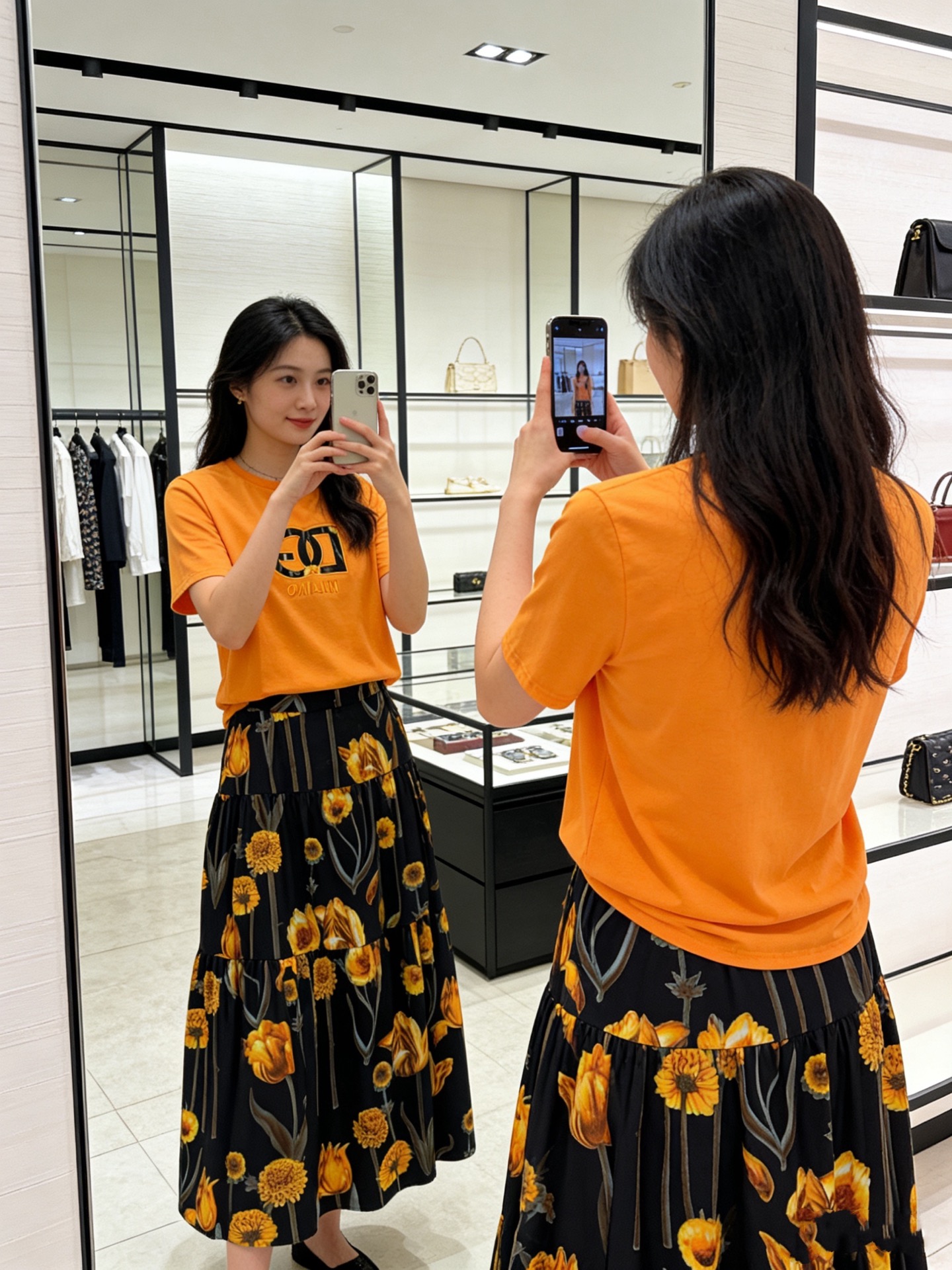 NO:751460,Style number G26031024 & Dolce & Gabbana DG* new fashionable and versatile two-piece suit!  Round neck short-sleeved T-shirt top with letter logo embroidered on the chest and flower printed patchwork long skirt with large hem!  (XL size shoulder width 37, bust 94, sleeve length 21, dress length 60; waist 78, skirt length 96) batch,,Dolce&Gabbana,skirts,T-shirt,tees,t-shirt,19860909款号G26031024 &杜嘉班纳DG*新款时尚百搭两件套装！胸前字母logo徽标刺绣圆领短袖t恤上衣花朵印花拼接式大摆长款半身裙！ （XL码肩宽37,胸围94,袖长21,衣长60；腰围78,裙长96）批,,Dolce&Gabbana,skirts,T-shirt,tees，t-shirt,,Women's clothing