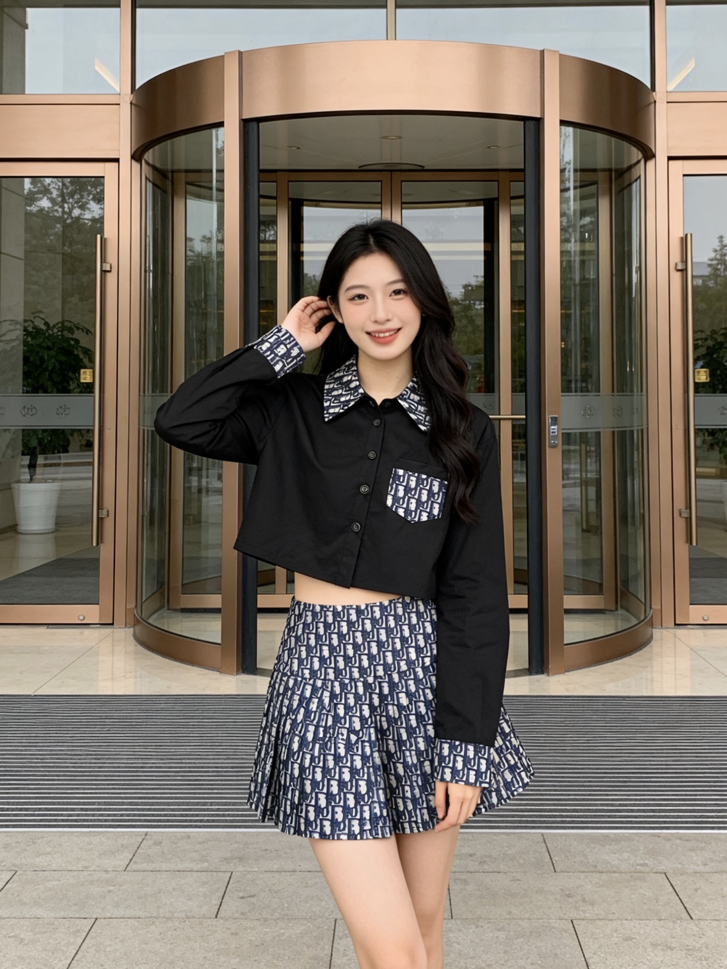 NO:751861,Picture, model number D26031284 Dio* new custom-made pure cotton fabric, letter logo presbyopia splicing fashionable and playful lapel long-sleeved short cotton shirt!  Black, white, (M size shoulder width 44, bust 100, sleeve length 60, dress length 41) approved,, dior,19860909图,款号D26031284 Dio*新款定制纯棉面料、字母logo老花拼接时尚俏皮翻领长袖短款棉衬衣！黑色、白色、（M码肩宽44,胸围100,袖长60,衣长41）批上,,dior,,Women's clothing