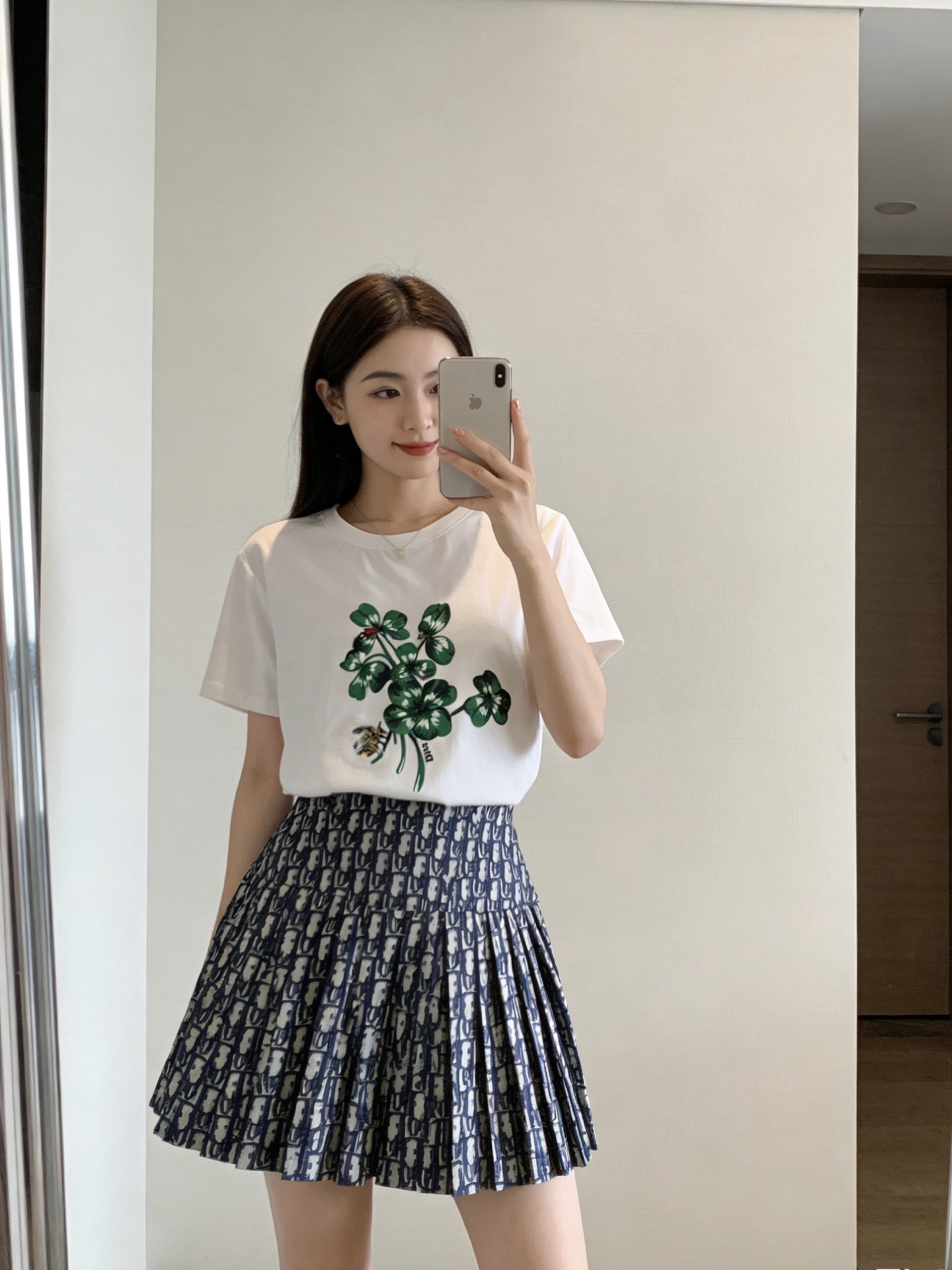 NO:744508,The highest version on the market, the girl will inspect the goods, trim the three marks on the threads, and deliver the goods. You can send pictures and take videos. If you want quality or service, please add me on WeChat. We will not accept urgent orders. Model No. D26031245  Dio*, the latest and highest version on the market, will inspect the goods, trim the three marks on the threads, and ship the goods. You can send pictures and take videos. If you want quality or service, please add me on WeChat. We will not accept urgent orders. Customized letter logo presbyopia jacquard fabric, fashionable and playful pleated splicing, high-waist slimming pleated short skirt!  (M size waist 66, skirt length 36), Dior-clothing, dior, dior, skirts,19860909市面最高版本小妹验货、修剪线头上三标、发货可发图及拍视频,要品质要服务的加我微信,不接急单.款号D26031245 Dio*新市面最高版本小妹验货、修剪线头上三标、发货可发图及拍视频,要品质要服务的加我微信,不接急单.款定制字母logo老花提花面料、时尚俏皮压褶拼接高腰显瘦百褶短裙半身裙！（M码腰围66,裙长36）,迪奥-服装,dior,dior,skirts,,Women's clothing