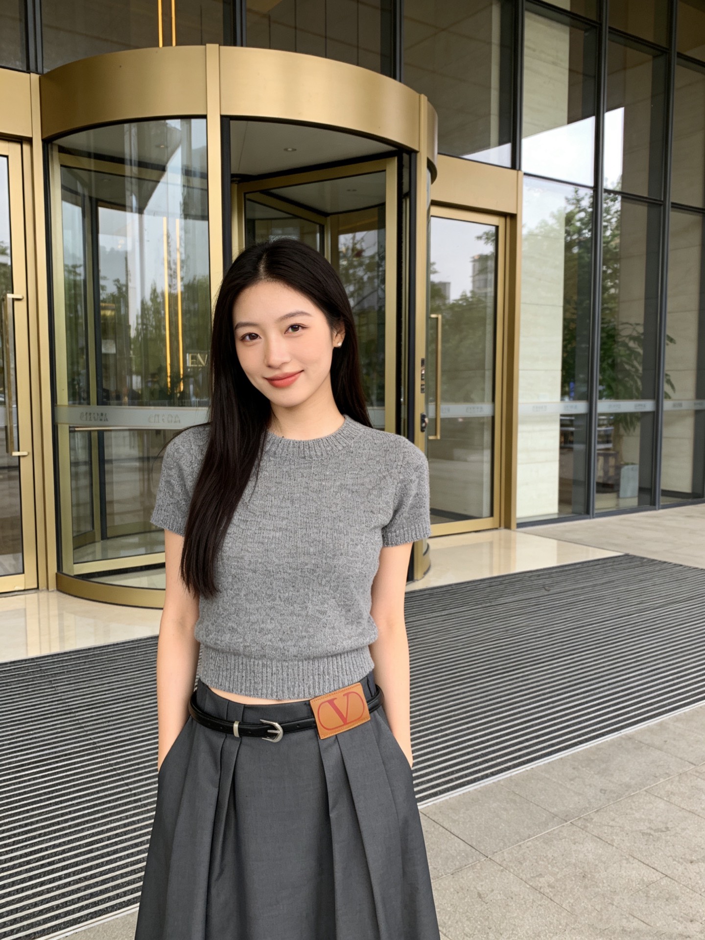 NO:774286,The highest version of the girl on the market inspects the goods, trims the three marks on the threads, pictures of the goods and takes videos. If you want quality and service, please add me on WeChat. We will not accept urgent orders. Model number G26031228 VALENTIN*O Warren's new version. The highest version of the girl on the market inspects the goods, trims the three marks on the threads, pictures of the goods and takes videos. If you want quality and service, please add me on WeChat. We do not accept urgent orders.  High-end customized leather logo logo decorated with pockets on both sides, pleated high waist, slimming, the highest version on the market. The girl inspects the goods, trims the three marks on the threads, pictures of the goods and takes videos. If you want quality and service, please add me on WeChat. We will not accept urgent orders. This skirt!  Gray, black, (M size waist 68, skirt length 89), Valentino-clothing, valentino, valentino, skirts,19860909市面最高版本小妹验货、修剪线头上三标、货可图及拍视频,要品质要服务的加我微信,不接急单.款号G26031228 VALENTIN*O华伦家新市面最高版本小妹验货、修剪线头上三标、货可图及拍视频,要品质要服务的加我微信,不接急单.款 高端定制皮革logo徽标装饰两侧口袋压褶高腰显瘦长市面最高版本小妹验货、修剪线头上三标、货可图及拍视频,要品质要服务的加我微信,不接急单.款半身裙！灰色、黑色、 （M码腰围68,裙长89）,华伦天奴-服装,valentino,valentino,skirts,,Women's clothing