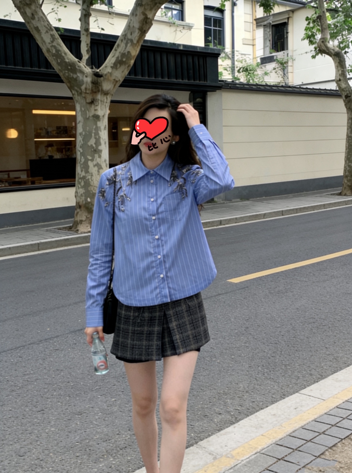 款号G MiuMi*缪家新款 高端定制纯棉面料重工镶钻钉珠装饰弧边下摆时尚百搭气质翻领长袖衬衣！白色、条