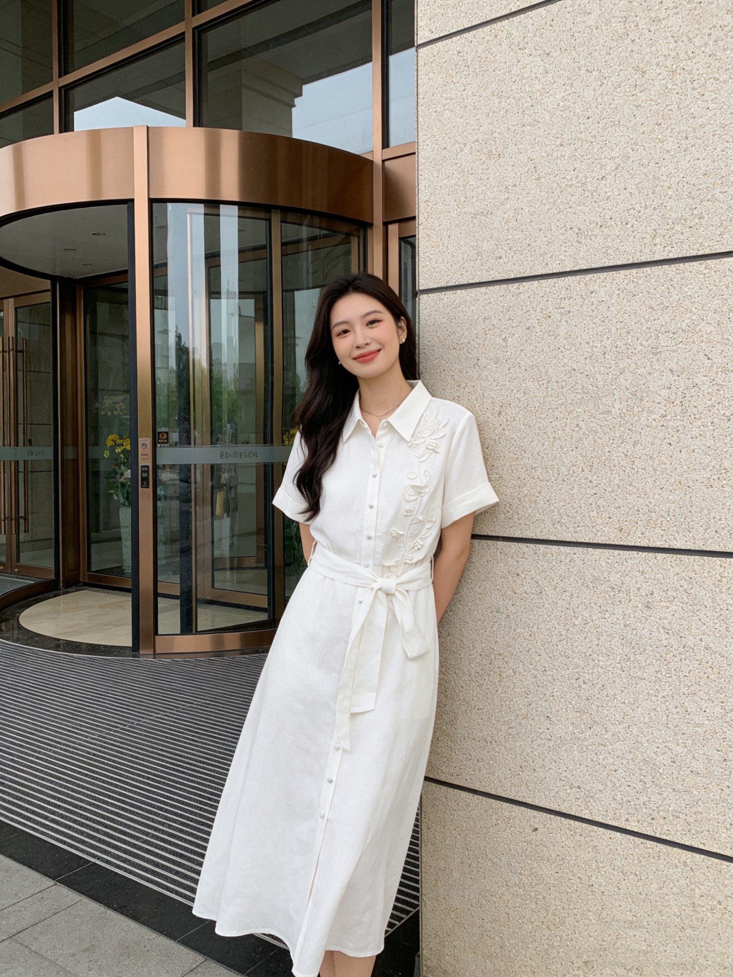 款号G 𝐂𝐡𝐫𝐢𝐬𝐭𝐢𝐚𝐧 Dio*新款高端定制亚麻混纺优质面料、立体贴花刺绣装饰单排扣前襟收腰显瘦翻边