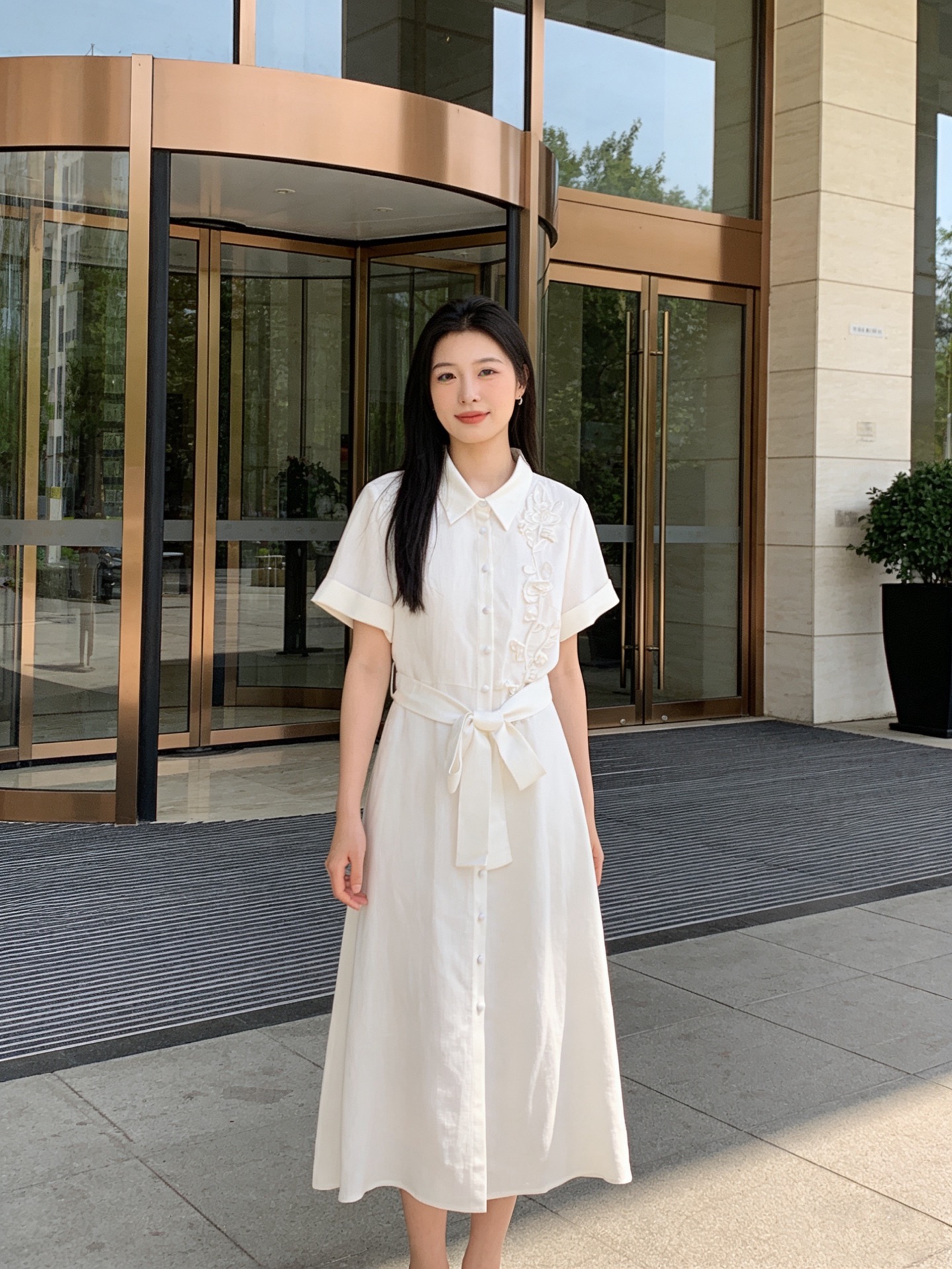 款号G 𝐂𝐡𝐫𝐢𝐬𝐭𝐢𝐚𝐧 Dio*新款高端定制亚麻混纺优质面料、立体贴花刺绣装饰单排扣前襟收腰显瘦翻边