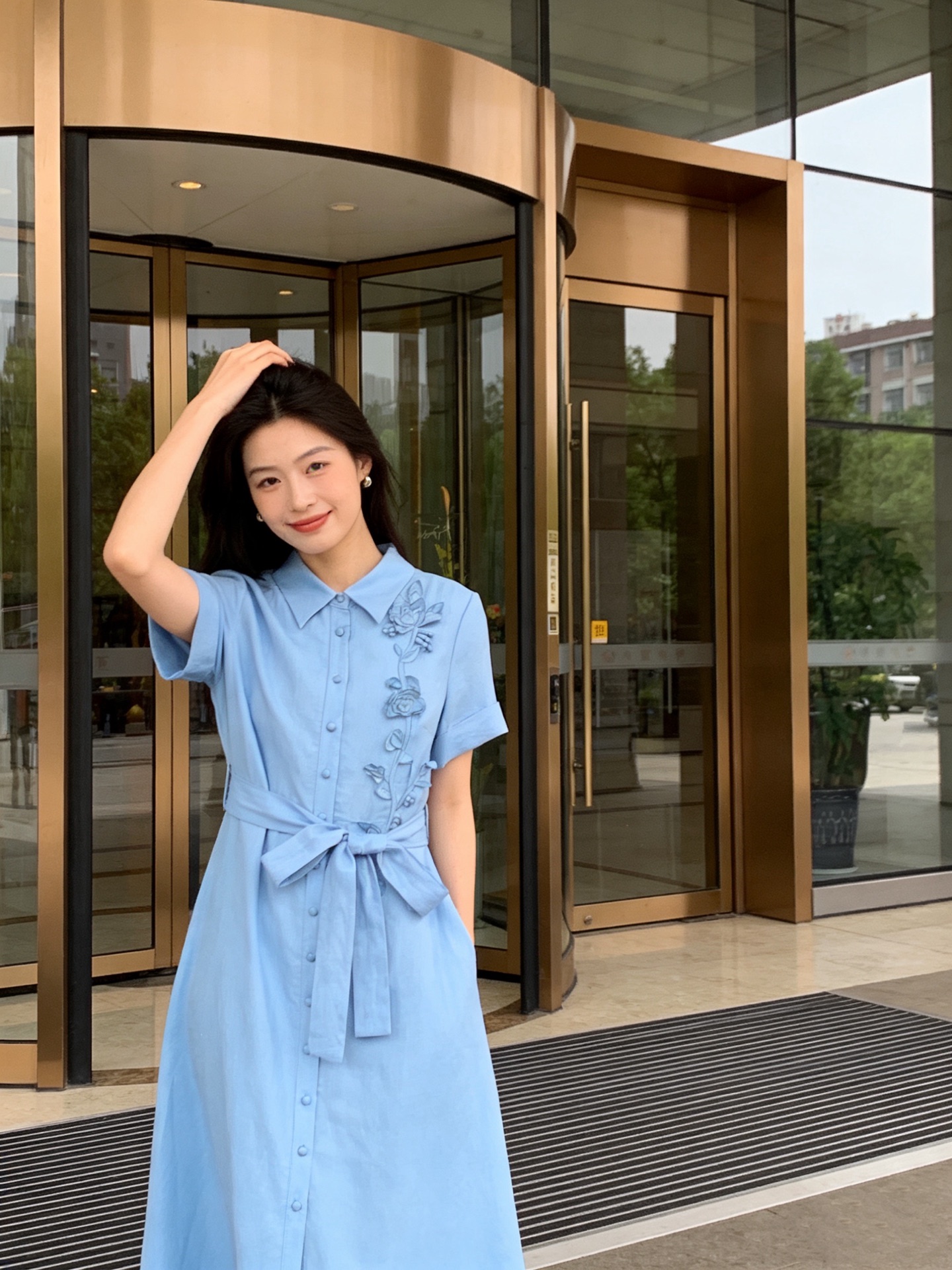 款号G 𝐂𝐡𝐫𝐢𝐬𝐭𝐢𝐚𝐧 Dio*新款高端定制亚麻混纺优质面料、立体贴花刺绣装饰单排扣前襟收腰显瘦翻边