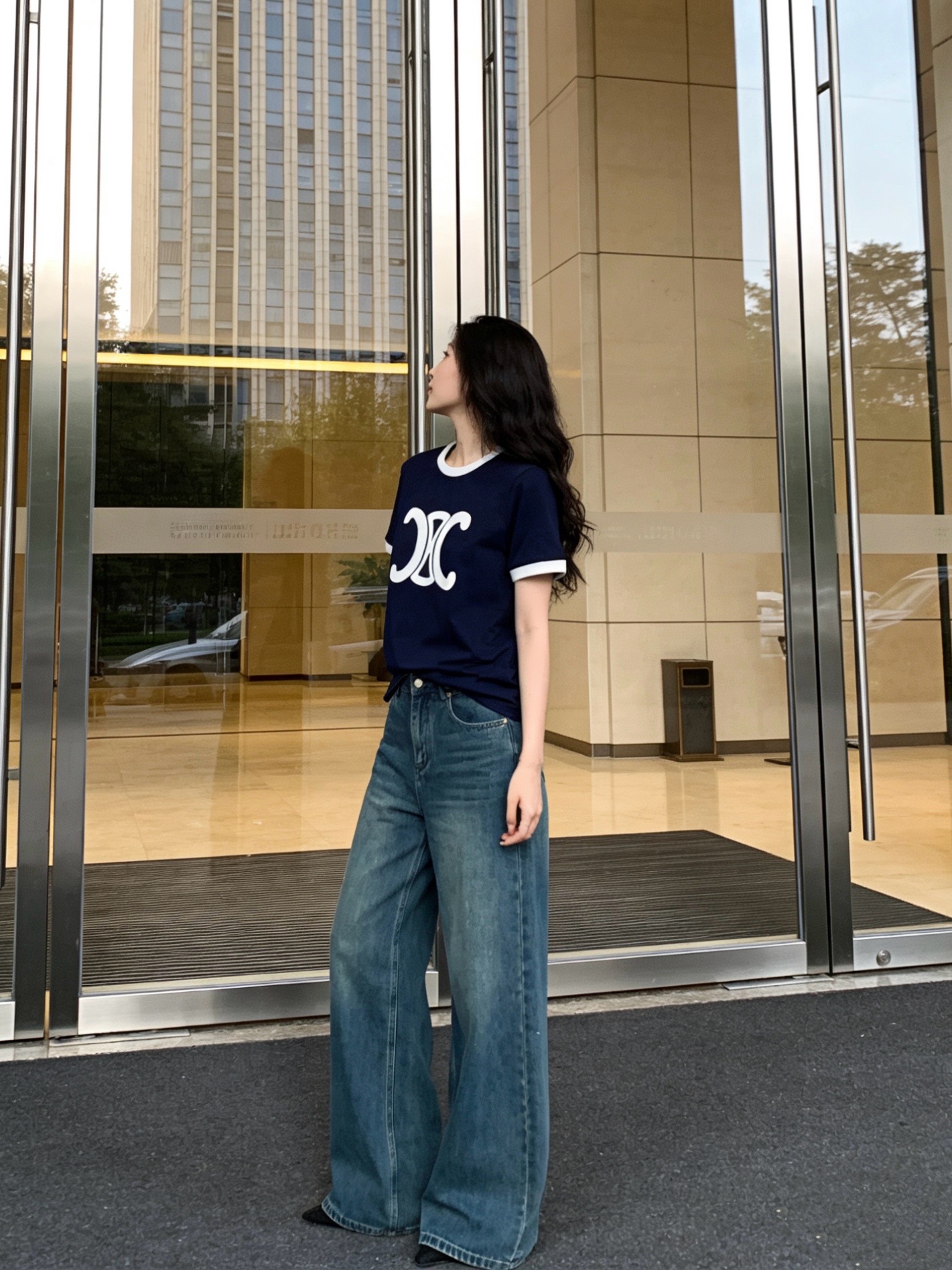 款号G CELIN*E思琳新款高端定制 经典凯旋门logo植绒徽标撞色包边时尚百搭圆领短袖t恤上衣！白色