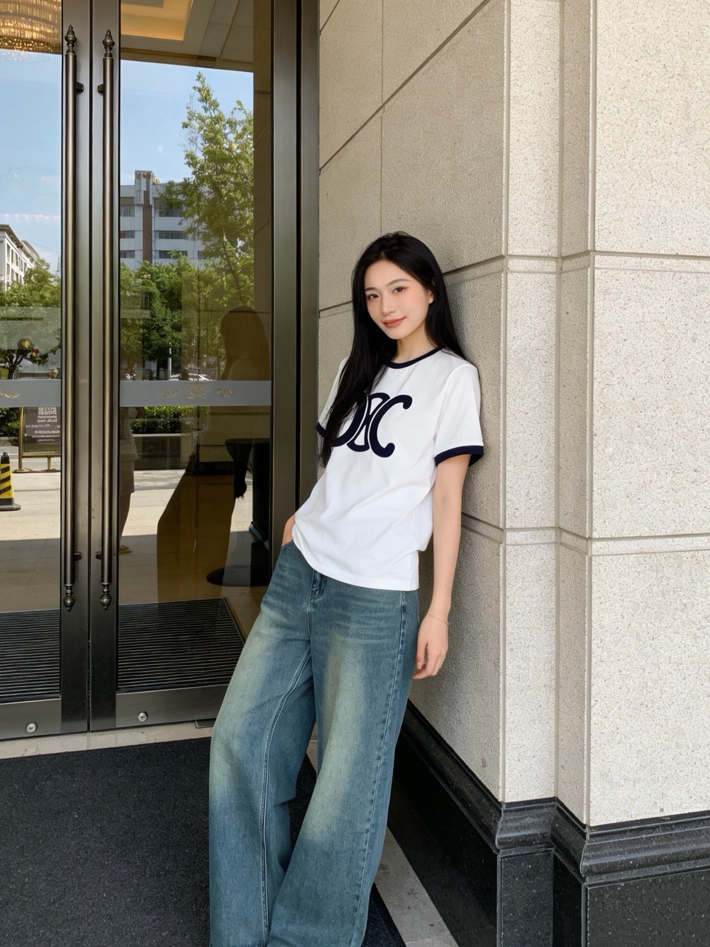款号G CELIN*E思琳新款高端定制 经典凯旋门logo植绒徽标撞色包边时尚百搭圆领短袖t恤上衣！白色