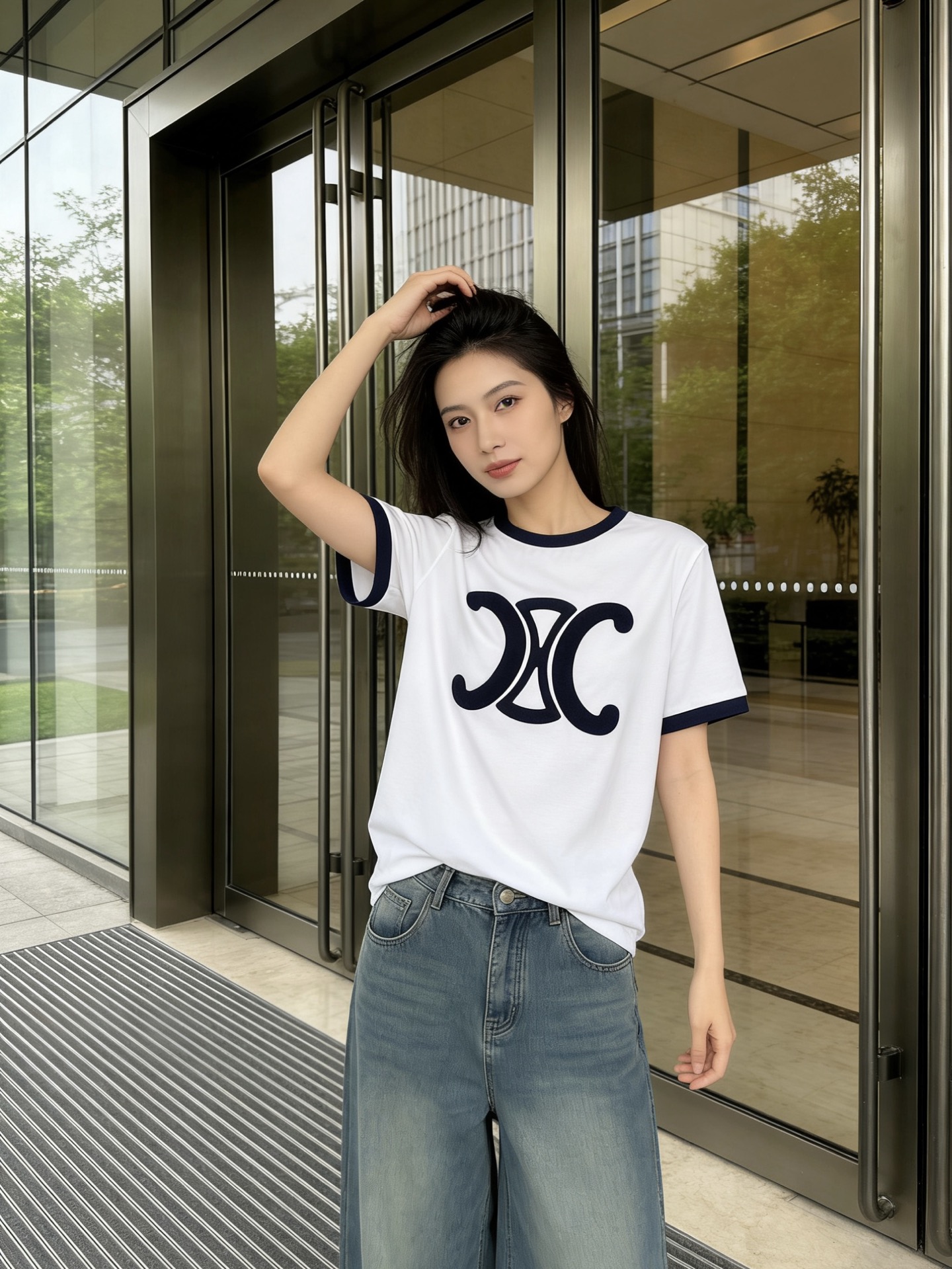款号G CELIN*E思琳新款高端定制 经典凯旋门logo植绒徽标撞色包边时尚百搭圆领短袖t恤上衣！白色