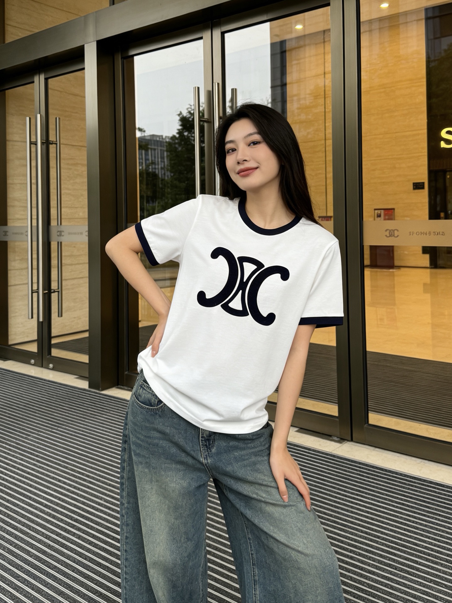 款号G CELIN*E思琳新款高端定制 经典凯旋门logo植绒徽标撞色包边时尚百搭圆领短袖t恤上衣！白色